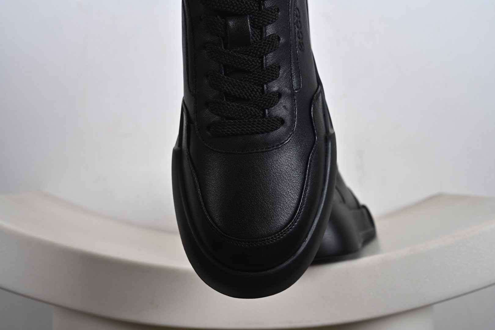 Ecco 爱步健步BIOMC 25周年新款百搭跑步健身鞋 635335-010-High Quatity Cheap Brand wholesale wholesaler seller Clothes Bags handbags Sneakers Top Fashion Clothing Shoes from China Factory Chinese suppliers best Quality Beautiful Price Ecco 爱步健步BIOMC 25周年新款百搭跑步健身鞋 635335-010