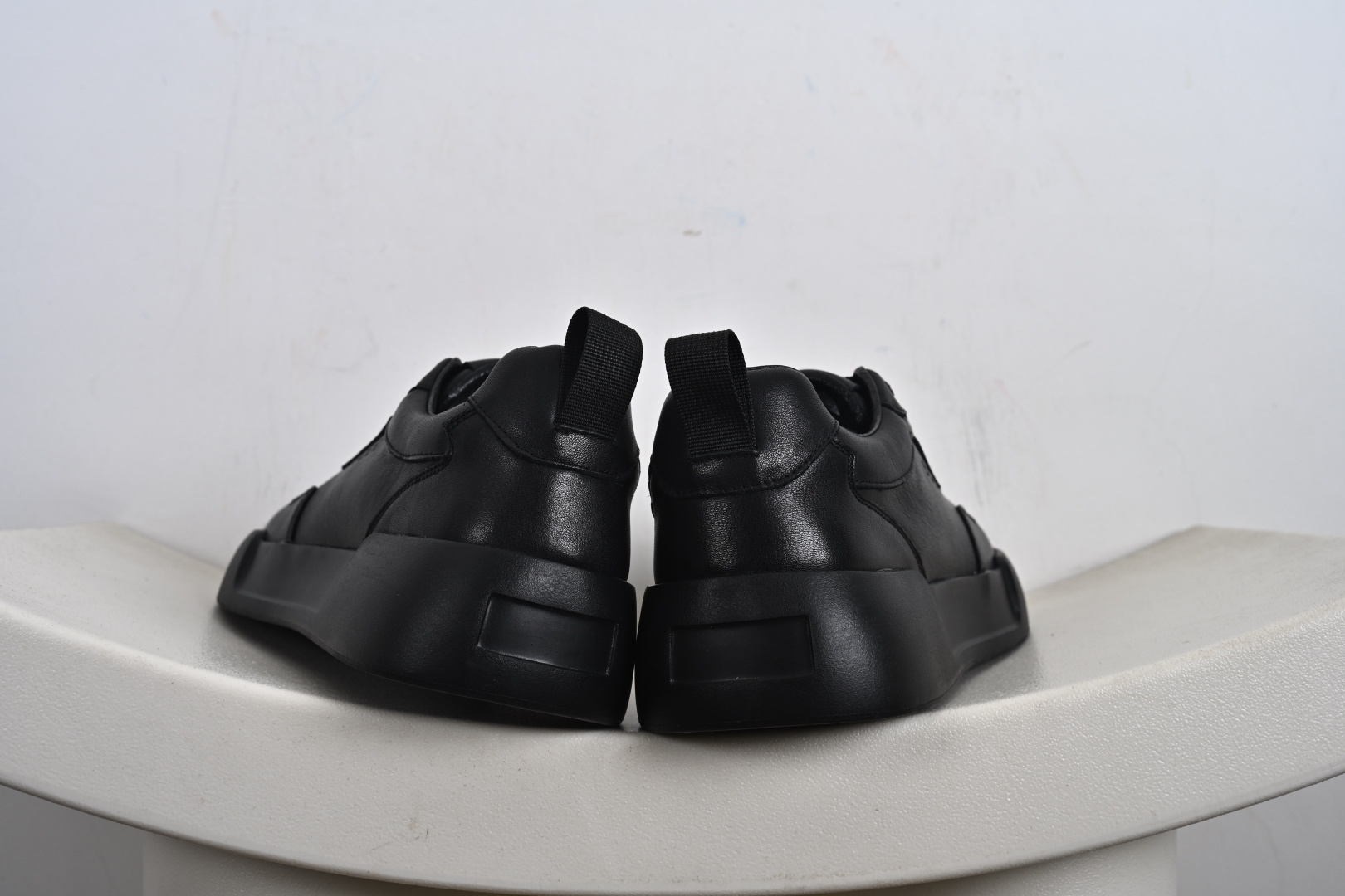 Ecco 爱步健步BIOMC 25周年新款百搭跑步健身鞋 635335-010-High Quatity Cheap Brand wholesale wholesaler seller Clothes Bags handbags Sneakers Top Fashion Clothing Shoes from China Factory Chinese suppliers best Quality Beautiful Price Ecco 爱步健步BIOMC 25周年新款百搭跑步健身鞋 635335-010