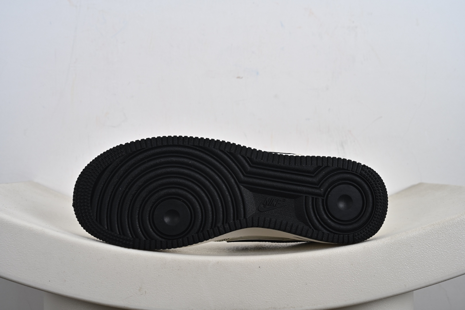 高端定制Nike Air Force 1 '07 Low “纪梵希联名---米白黑灰双钩 ” 高端定制 低帮休闲板鞋 KX2532-506