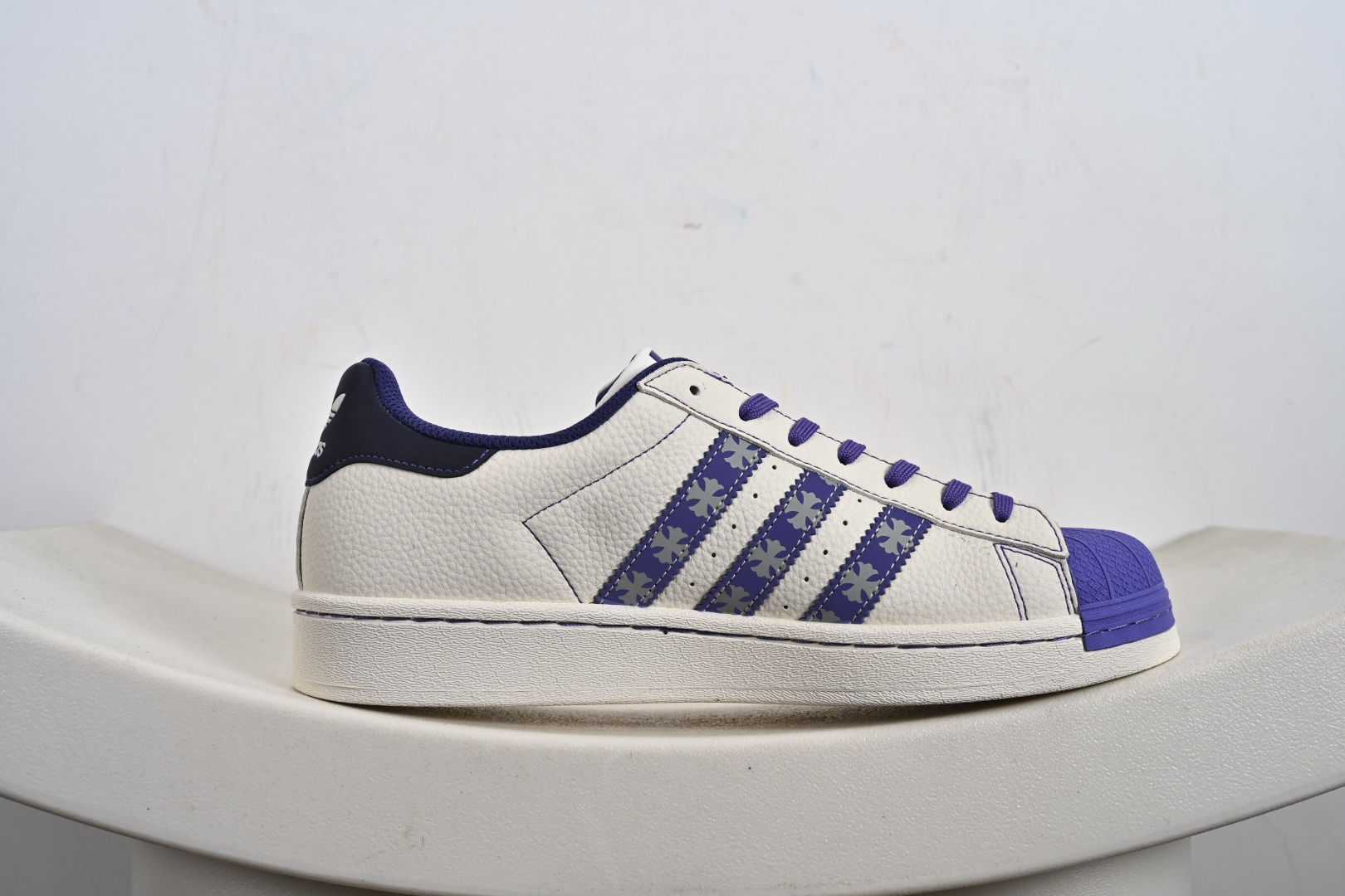 高端定制adidas Super “克罗心联名- 白紫克罗心印花”经典贝壳头 DS0021