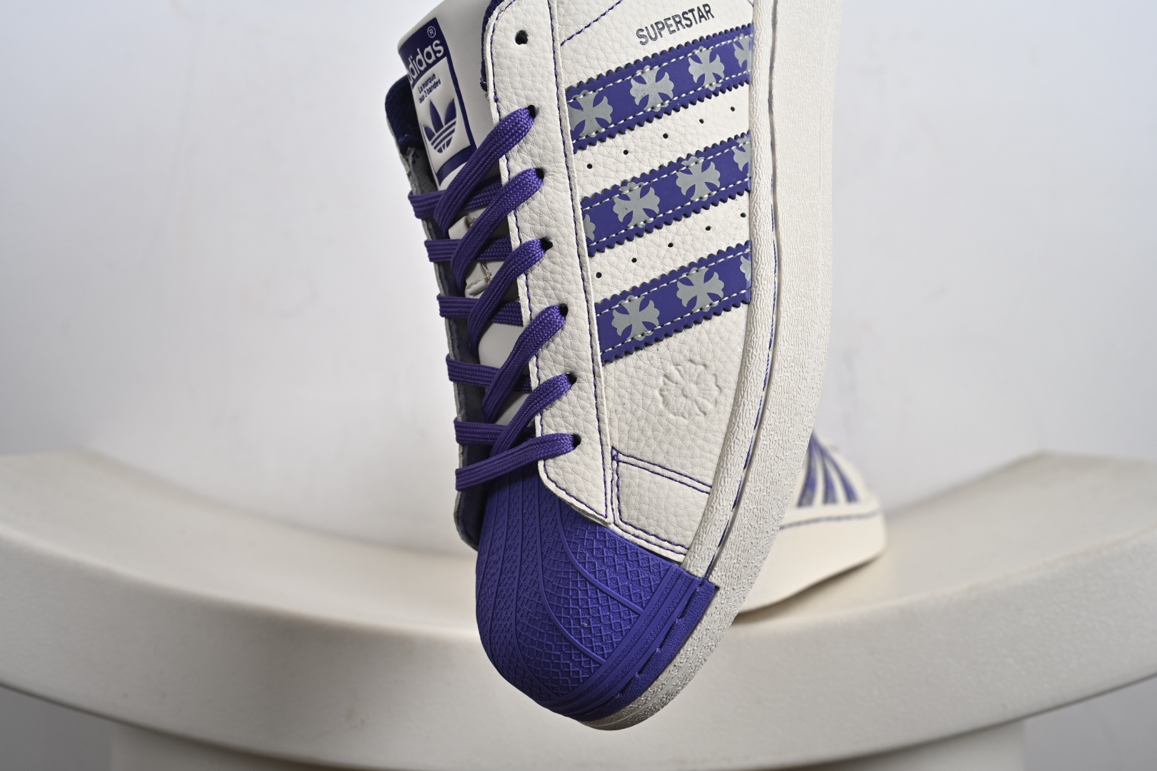 高端定制adidas Super “克罗心联名- 白紫克罗心印花”经典贝壳头 DS0021