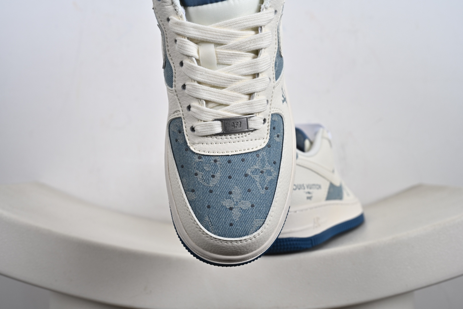 高端定制Nike Air Force 1 '07 Low “LV联名------ 白蓝帆布” 高端定制 低帮休闲板鞋 XD2588-606