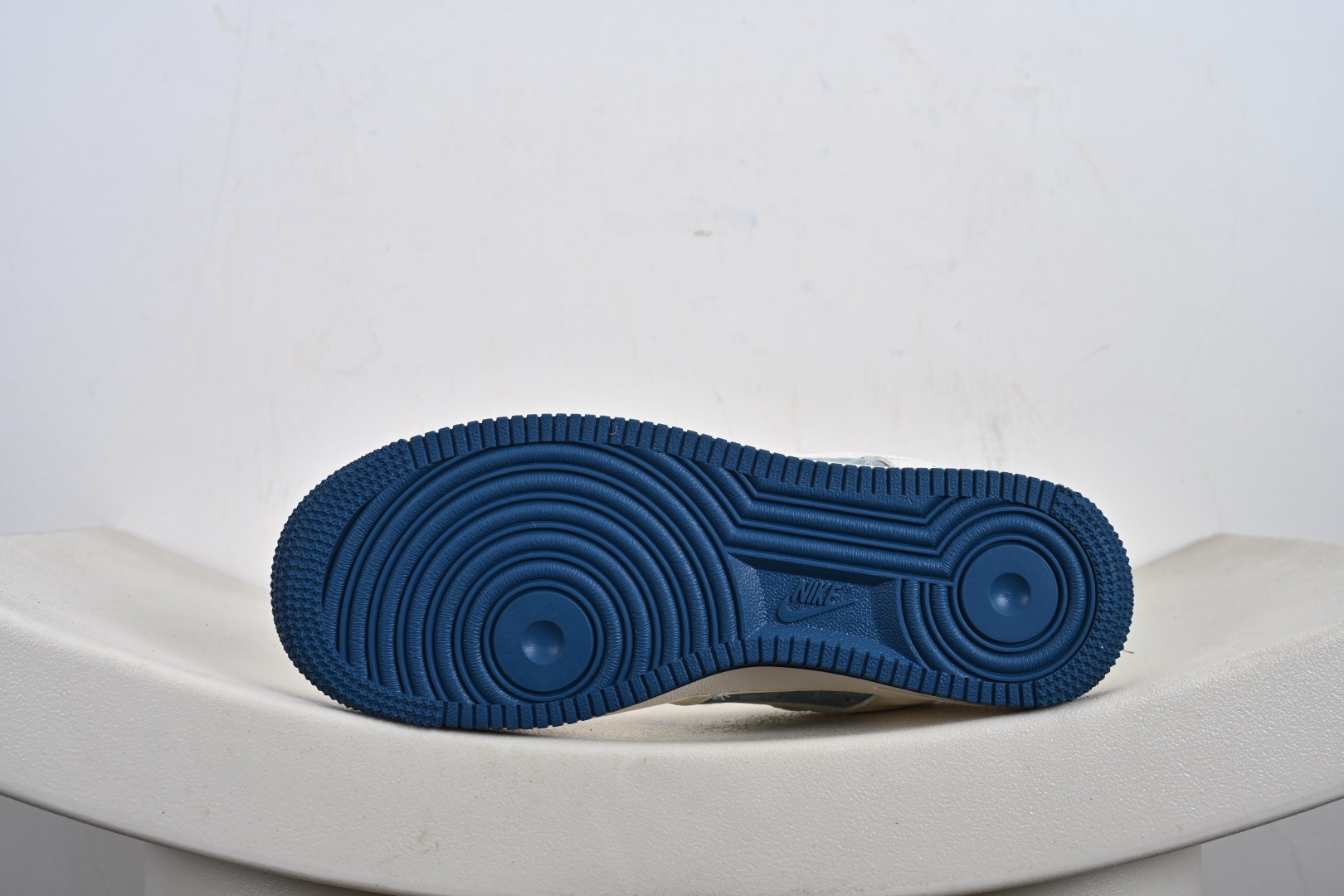 高端定制Nike Air Force 1 '07 Low “LV联名------ 白蓝帆布” 高端定制 低帮休闲板鞋 XD2588-606