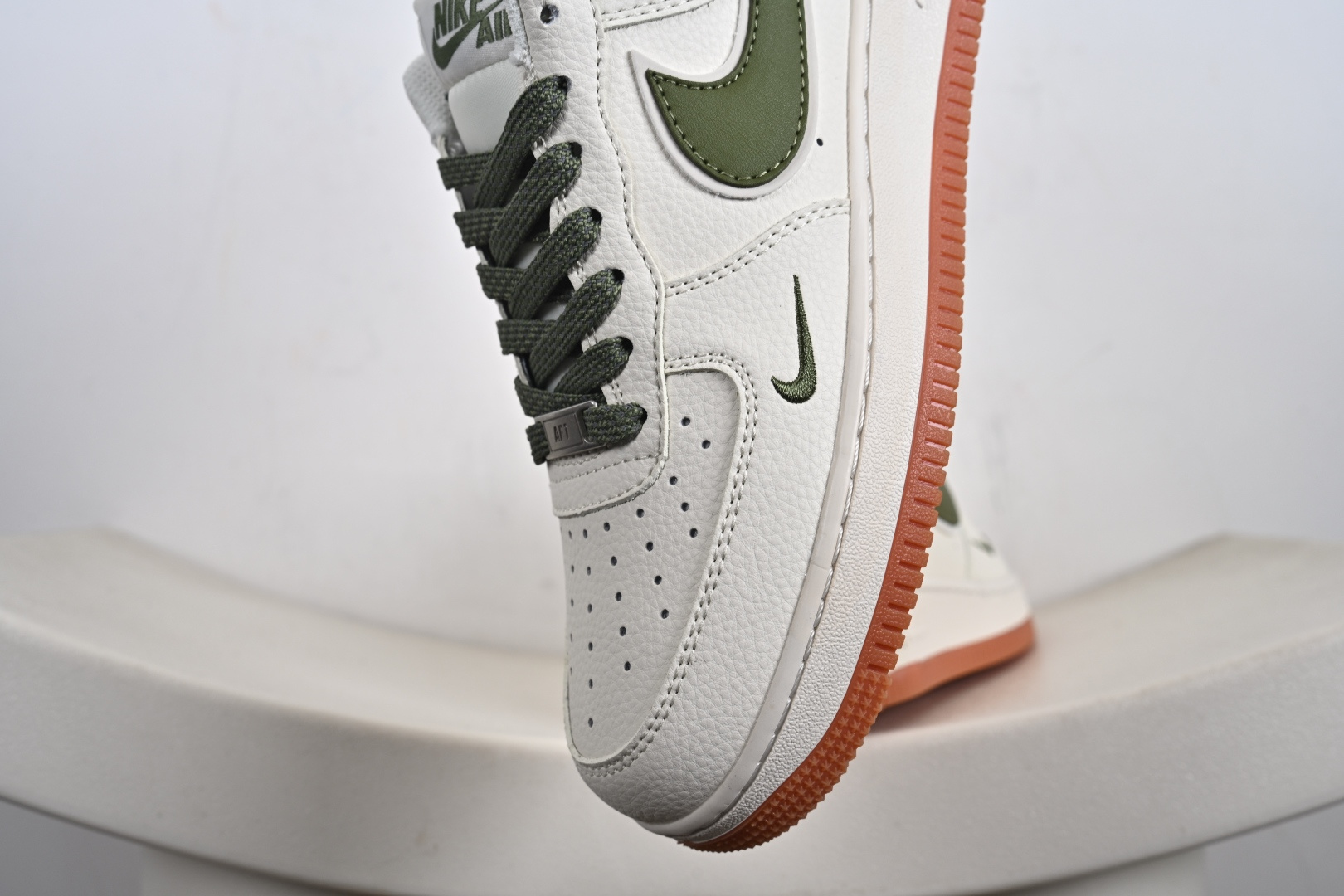 NIke Air Force 1 '07 Low “斯图西联名——草绿生胶底”空军一号 低帮 运动鞋 休闲鞋 XX3168-127