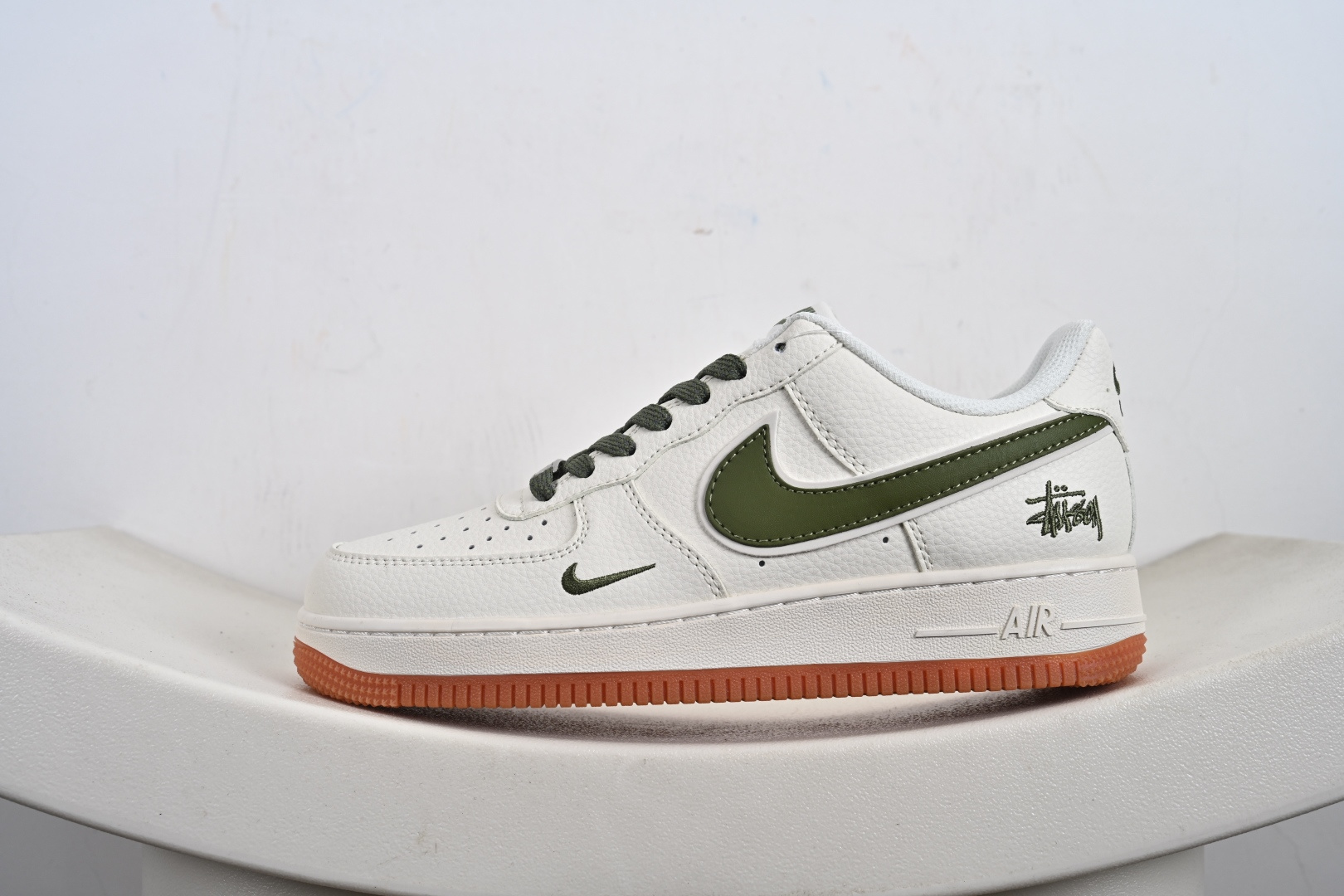 NIke Air Force 1 '07 Low “斯图西联名——草绿生胶底”空军一号 低帮 运动鞋 休闲鞋 XX3168-127