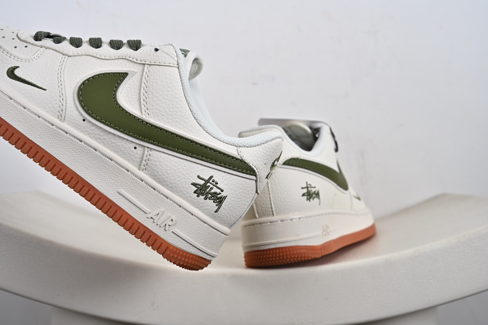 NIke Air Force 1 '07 Low “斯图西联名——草绿生胶底”空军一号 低帮 运动鞋 休闲鞋 XX3168-127