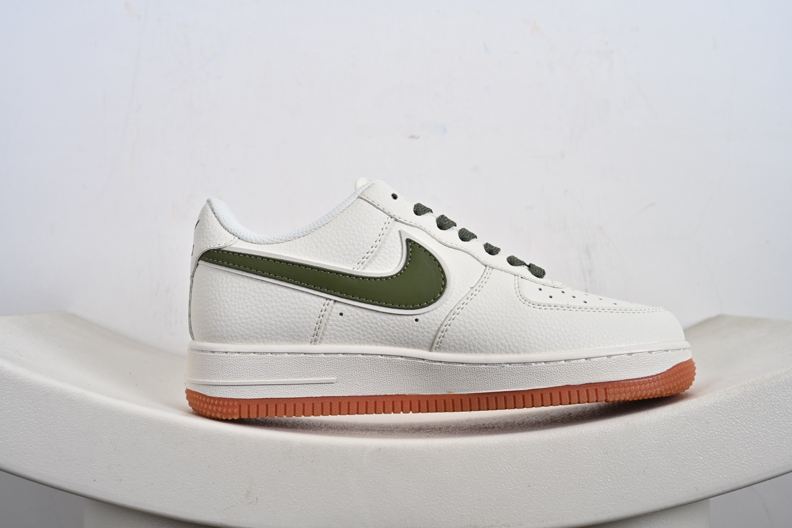 NIke Air Force 1 '07 Low “斯图西联名——草绿生胶底”空军一号 低帮 运动鞋 休闲鞋 XX3168-127