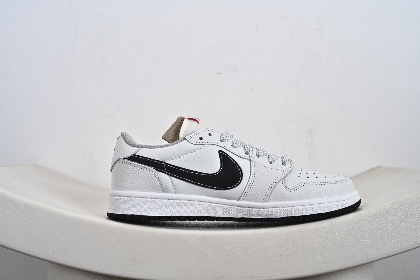 Nike Air Jordan 1 x Travis Scott AJ1倒勾 乔一倒钩 ‘DIY’定制 耐克 低帮文化篮球鞋 DZ5899-029