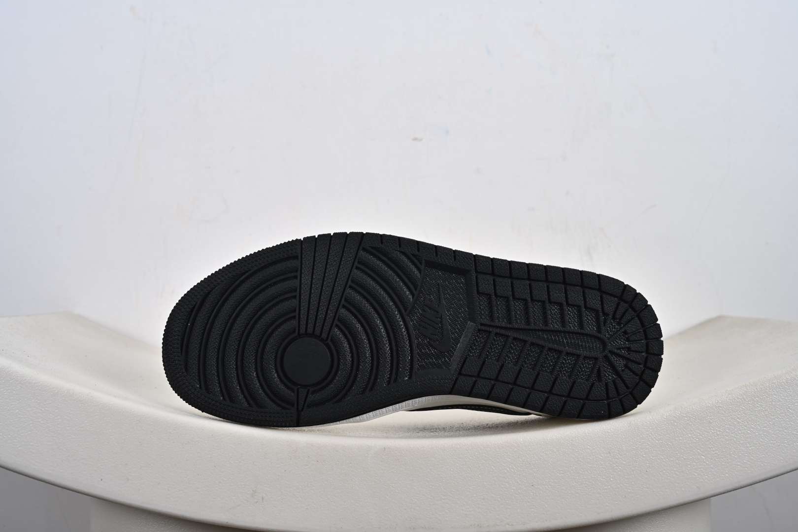 Nike Air Jordan 1 x Travis Scott AJ1倒勾 乔一倒钩 ‘DIY’定制 耐克 低帮文化篮球鞋 DZ5899-029