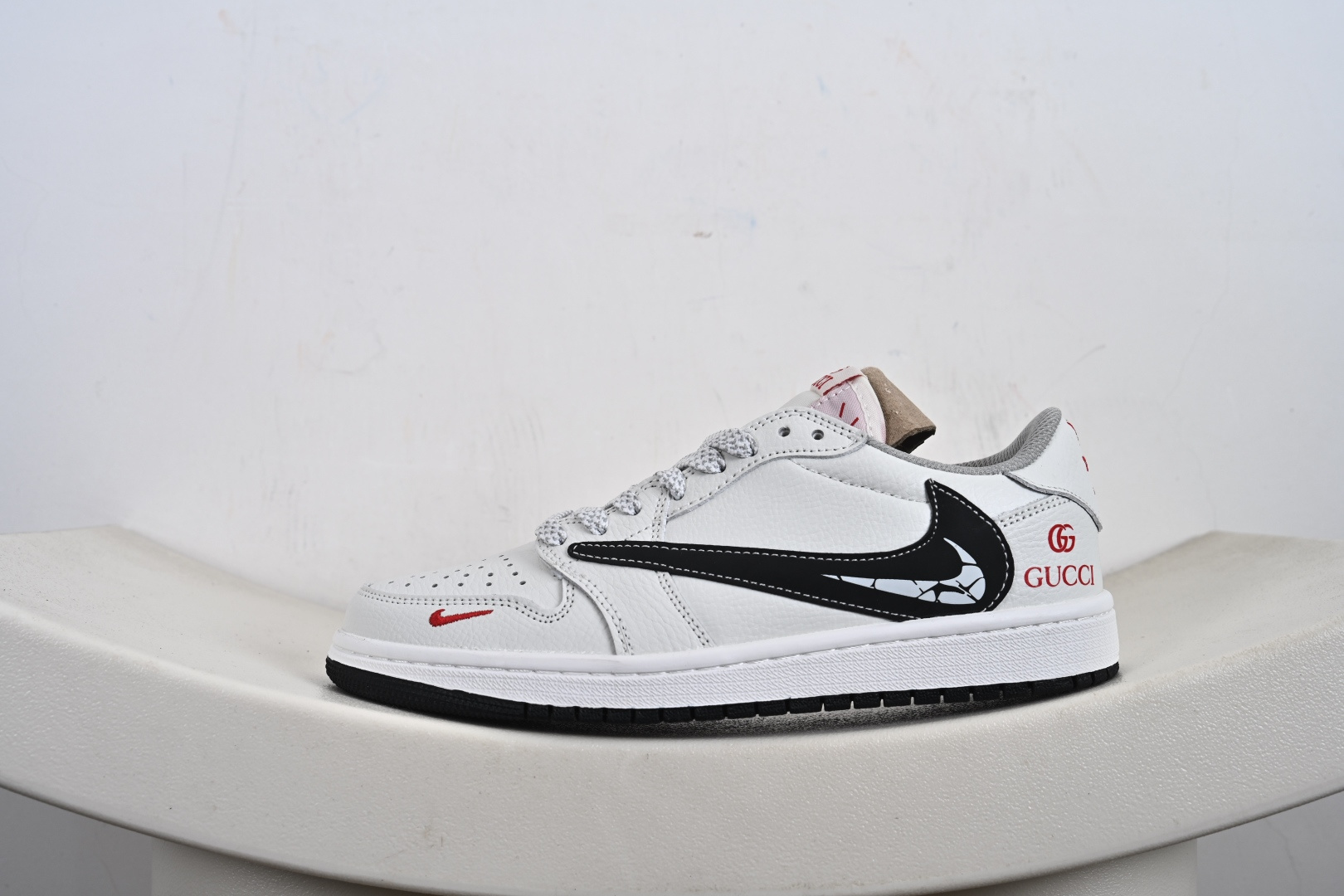 Nike Air Jordan 1 x Travis Scott AJ1倒勾 乔一倒钩 ‘DIY’定制 耐克 低帮文化篮球鞋 DZ5899-029