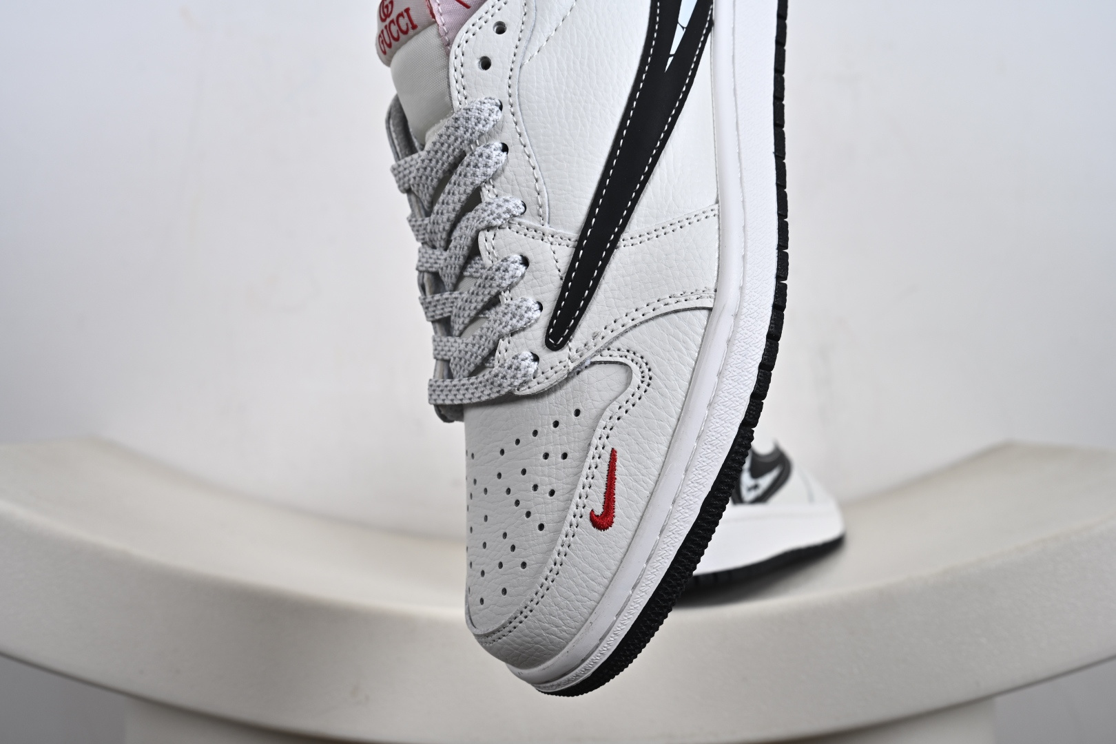 Nike Air Jordan 1 x Travis Scott AJ1倒勾 乔一倒钩 ‘DIY’定制 耐克 低帮文化篮球鞋 DZ5899-029