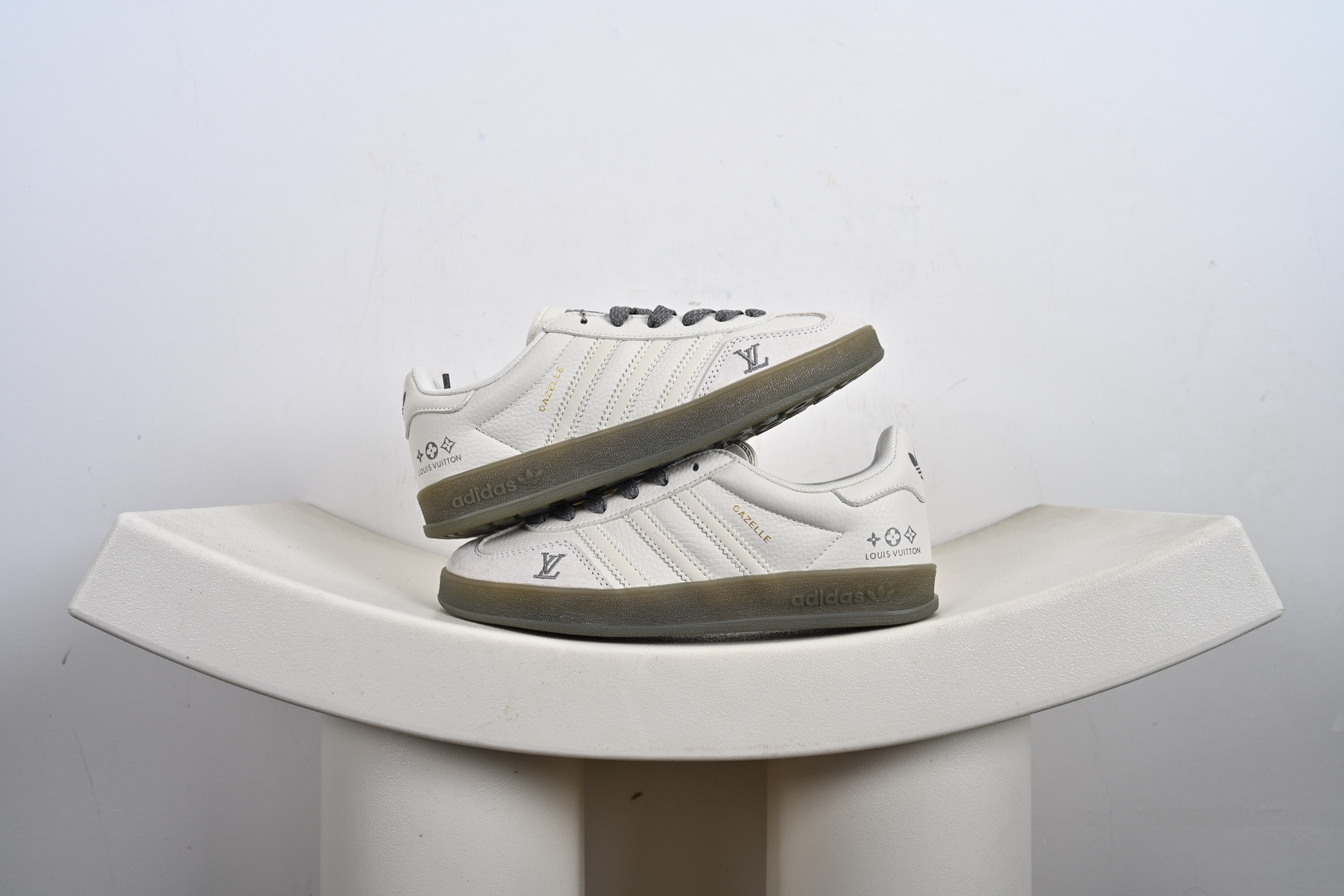 Adidas SAMBA 德训鞋 高端定制桑巴系列 低帮休闲板鞋 DM1234