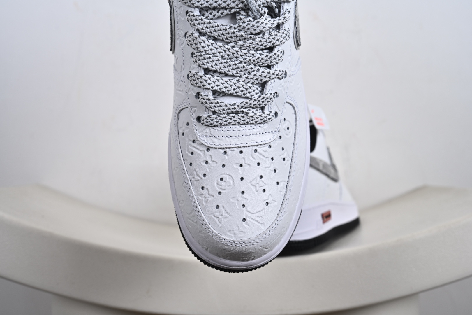 240 高端定制 Air Force 1 '07 Low “LV联名---白黑立体印刷” 高端定制 低帮休闲板鞋 XL1979-111