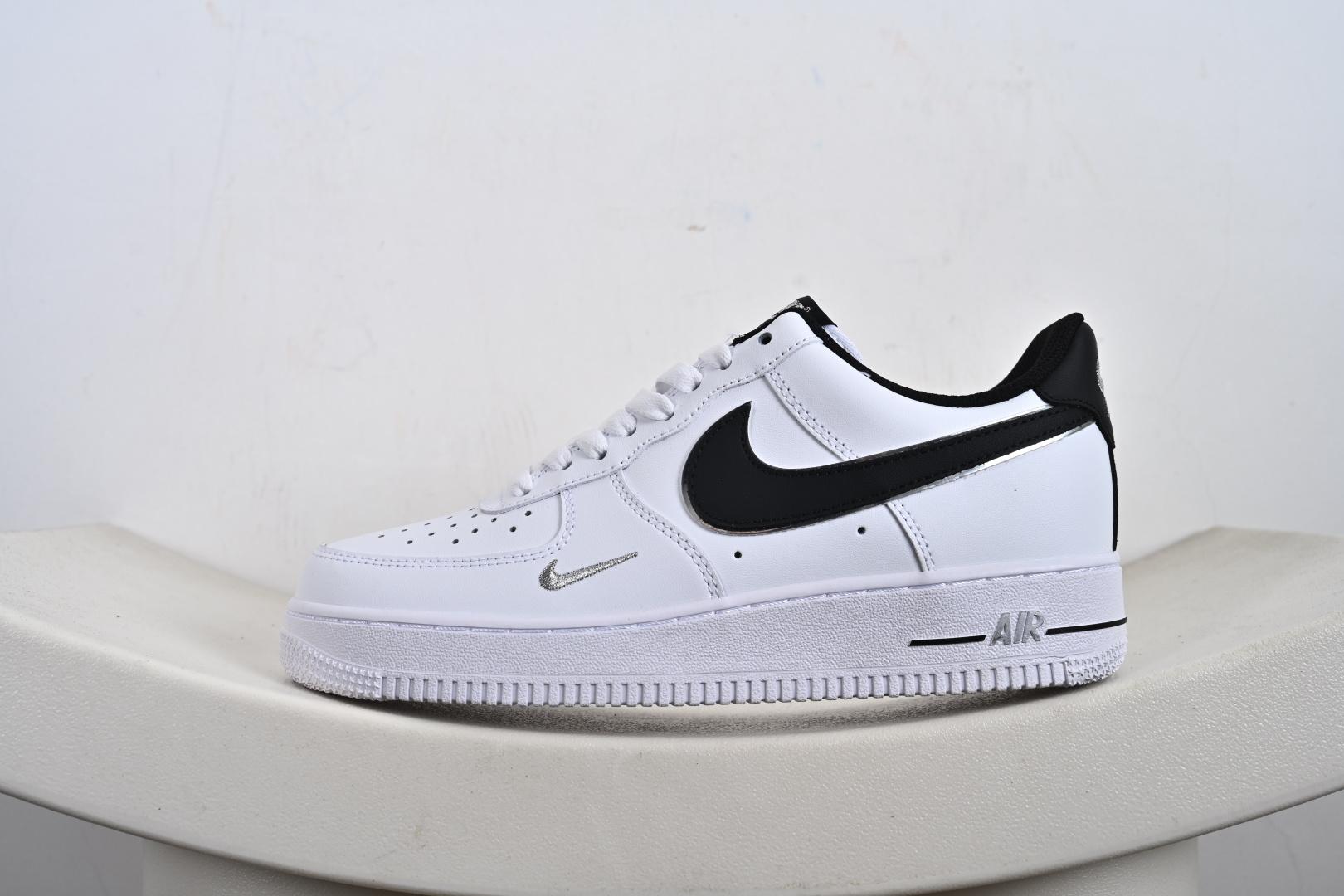 240 定制版 Nike Air Force 1'07 Low 黑银小勾 空军一号低帮休闲板鞋 ZH0316-109
