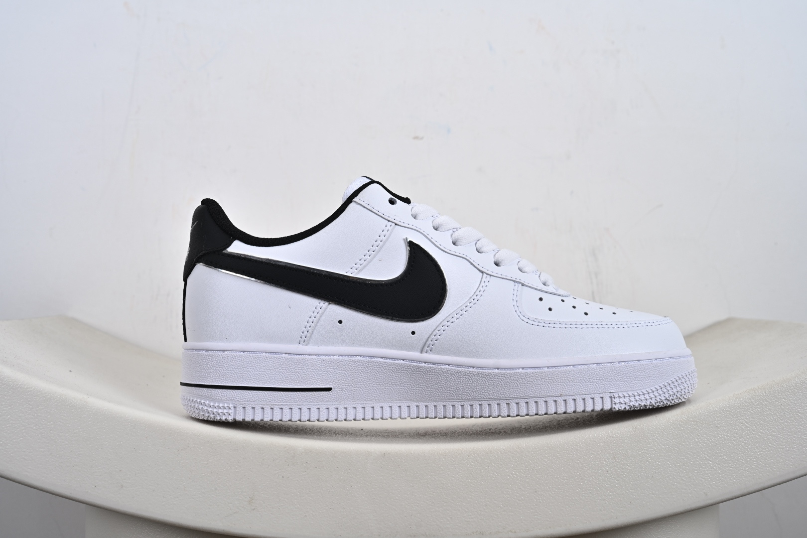 240 定制版 Nike Air Force 1'07 Low 黑银小勾 空军一号低帮休闲板鞋 ZH0316-109