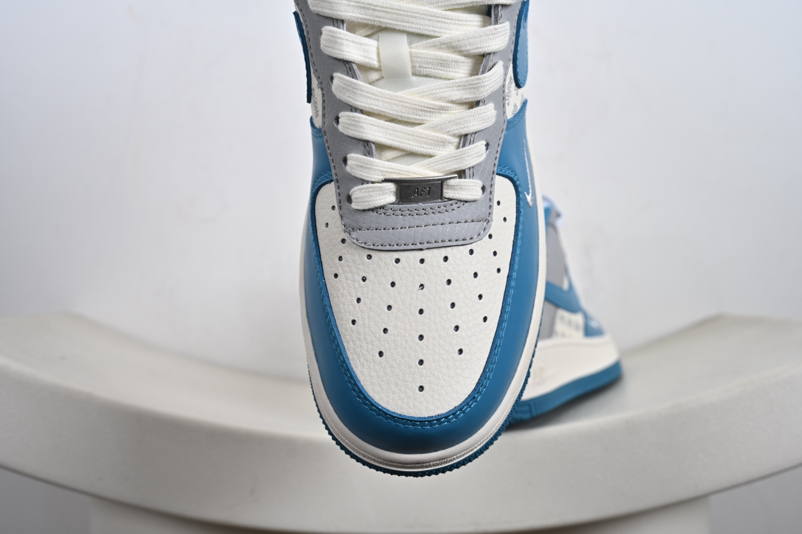 定制版 Nike Air Force 1'07 Low 斯图西联名 奶白蓝灰 空军一号低帮休闲板鞋 XD2588-607