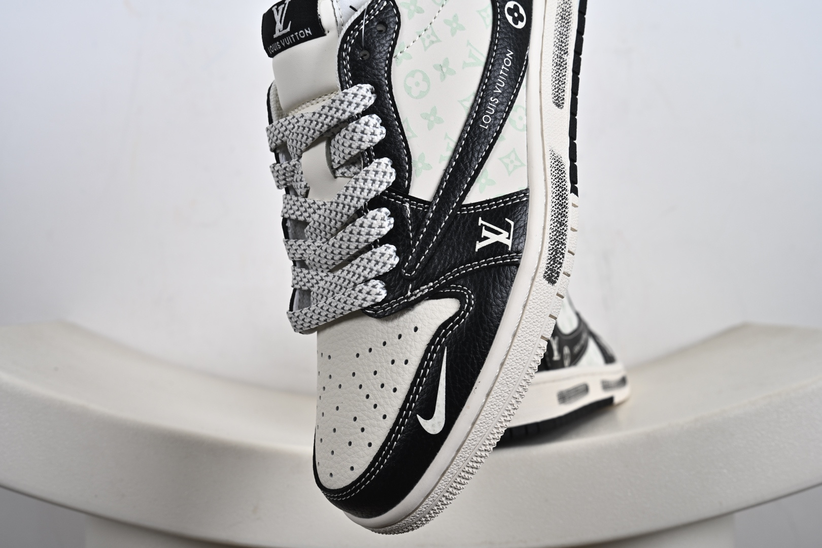 260 定制版 Travis Scott x Fragment Design x Air Jordan 1 Low SP AJ1 乔1LV联名 黑武士涂鸦 低帮文化休闲板鞋 CX5050-Y29