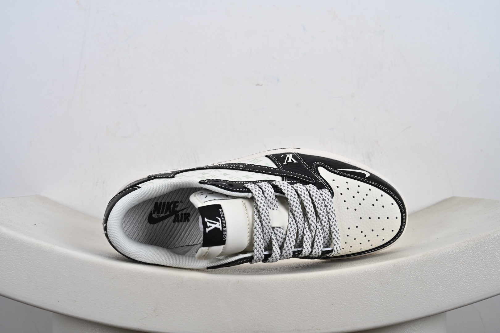 260 定制版 Travis Scott x Fragment Design x Air Jordan 1 Low SP AJ1 乔1LV联名 黑武士涂鸦 低帮文化休闲板鞋 CX5050-Y29