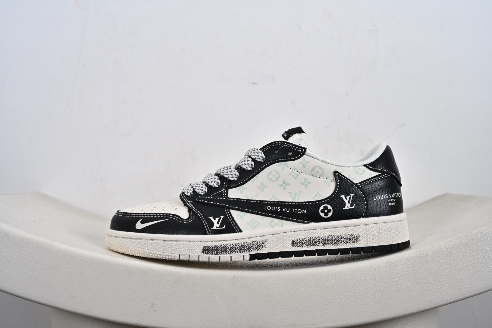 260 定制版 Travis Scott x Fragment Design x Air Jordan 1 Low SP AJ1 乔1LV联名 黑武士涂鸦 低帮文化休闲板鞋 CX5050-Y29