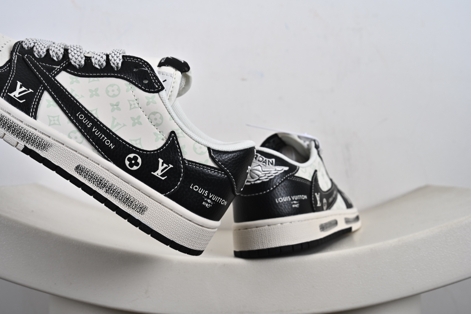 260 定制版 Travis Scott x Fragment Design x Air Jordan 1 Low SP AJ1 乔1LV联名 黑武士涂鸦 低帮文化休闲板鞋 CX5050-Y29