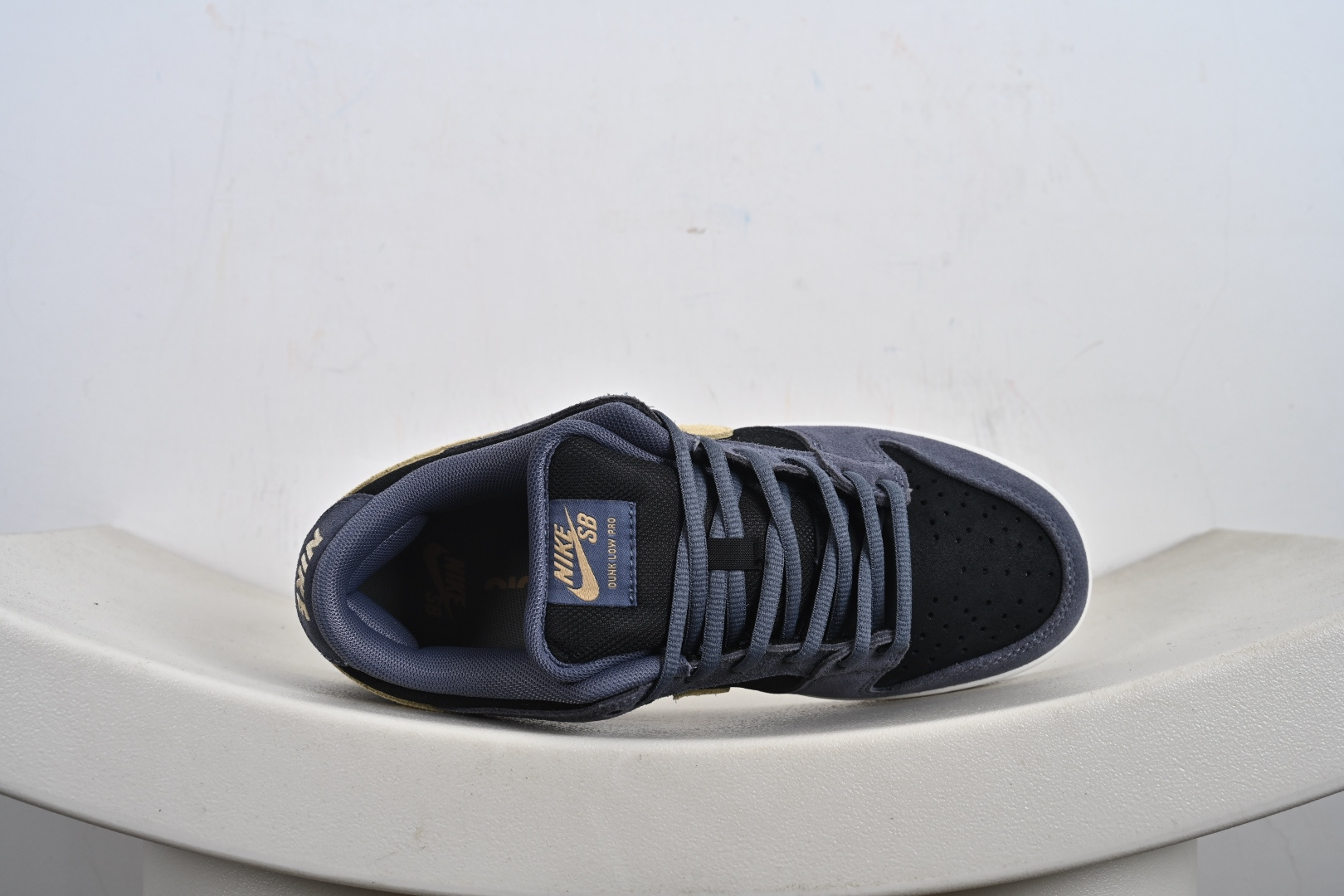 240 NIKE SB DUNK LOW PRO 联名款 耐克 低帮休闲运动板鞋 HF3063-002