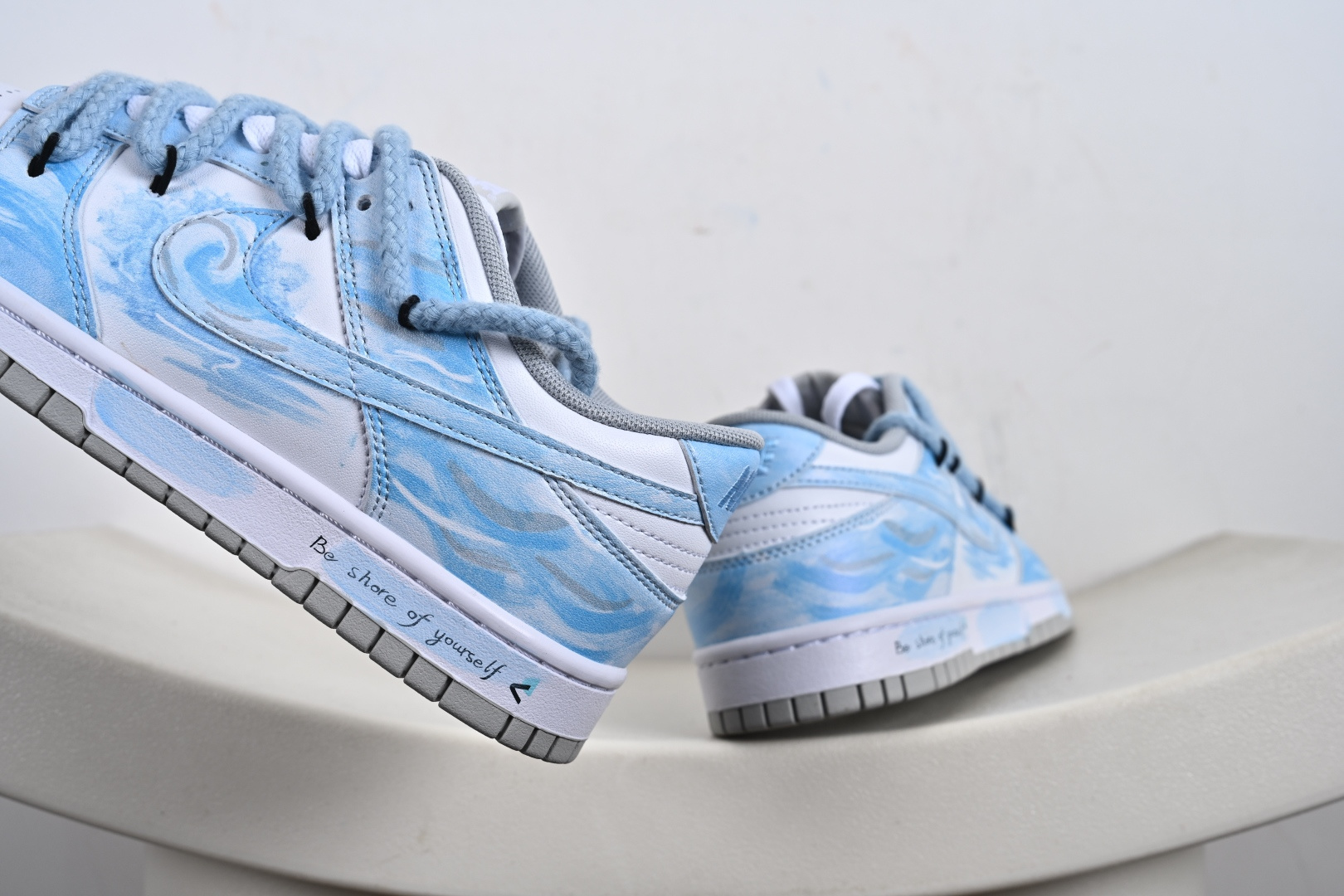 200 Nike Dunk Low 月下碧波行 天蓝色此款以淡雅湖水蓝为基调 HF5441-105