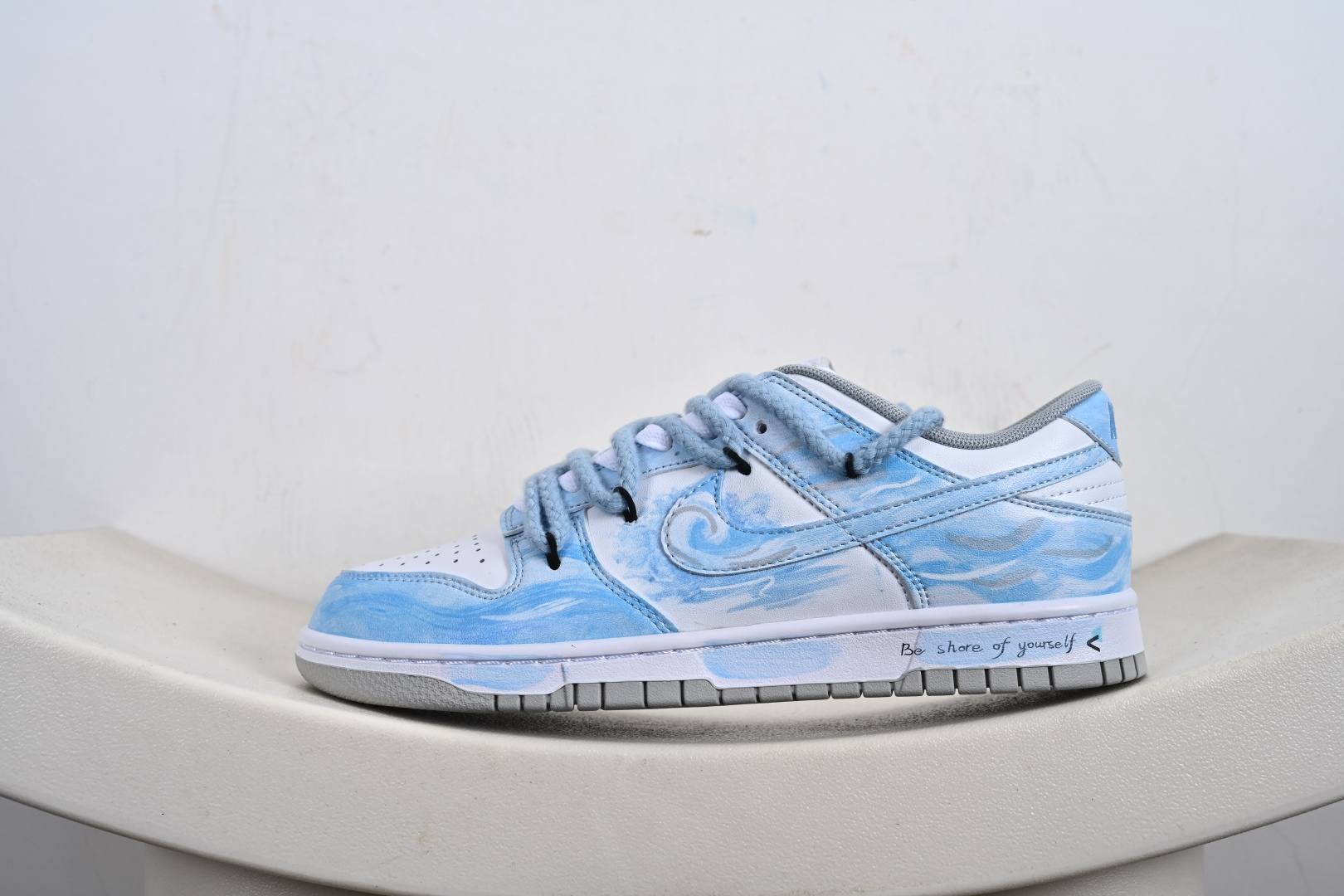 200 Nike Dunk Low 月下碧波行 天蓝色此款以淡雅湖水蓝为基调 HF5441-105