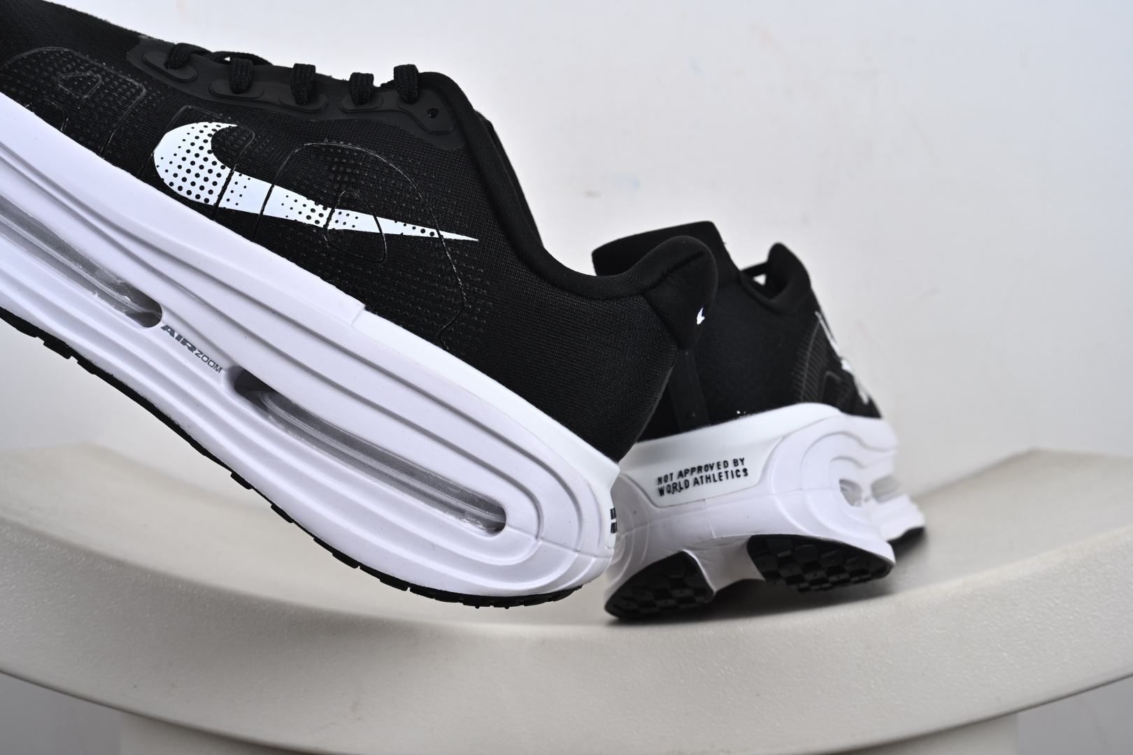 200 Nike ZOOM PREMIUM 耐克 飞马 舒适减震防滑 低帮跑步鞋全掌ReactX泡绵中底 FN8453-011