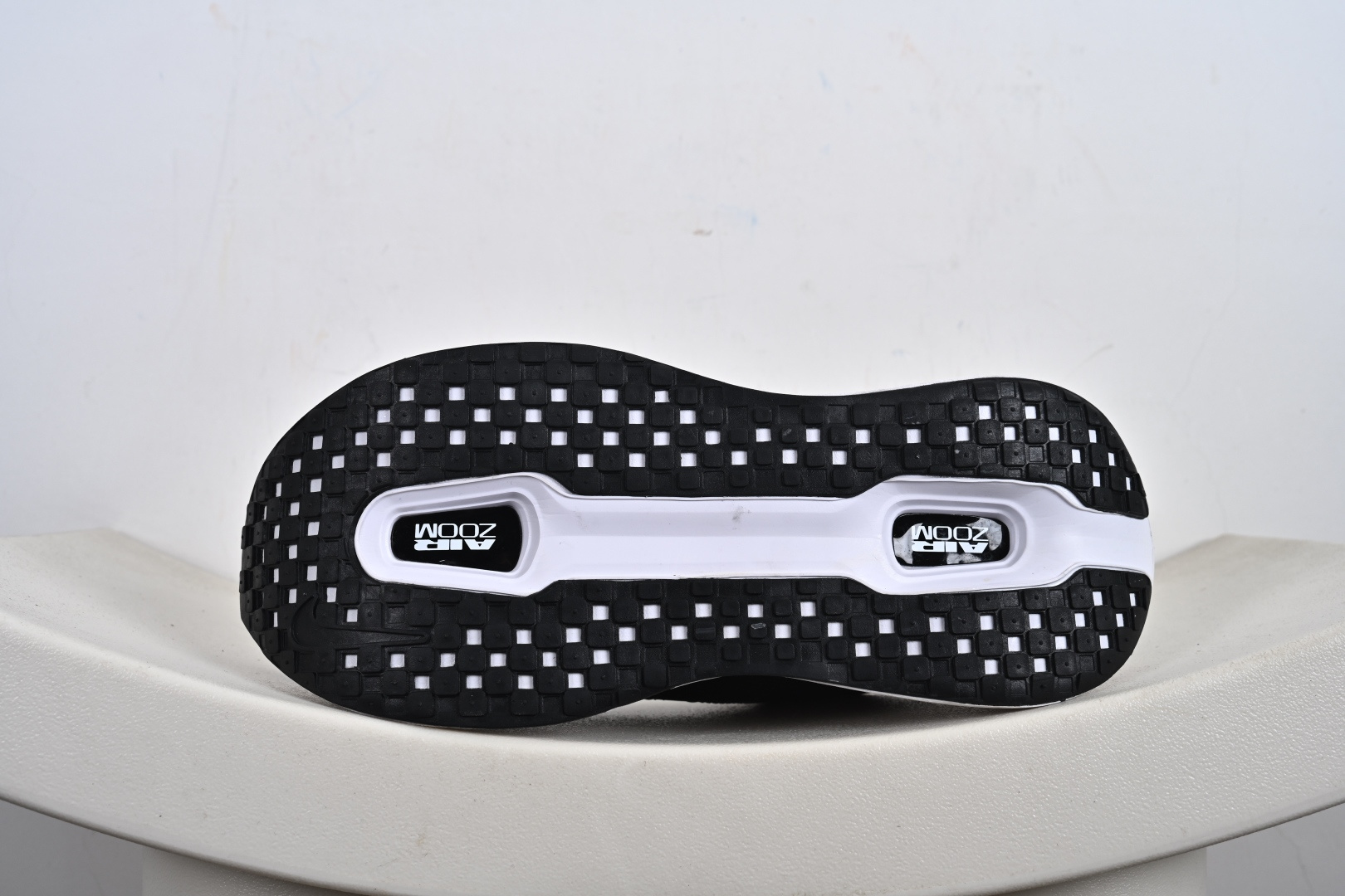 200 Nike ZOOM PREMIUM 耐克 飞马 舒适减震防滑 低帮跑步鞋全掌ReactX泡绵中底 FN8453-011