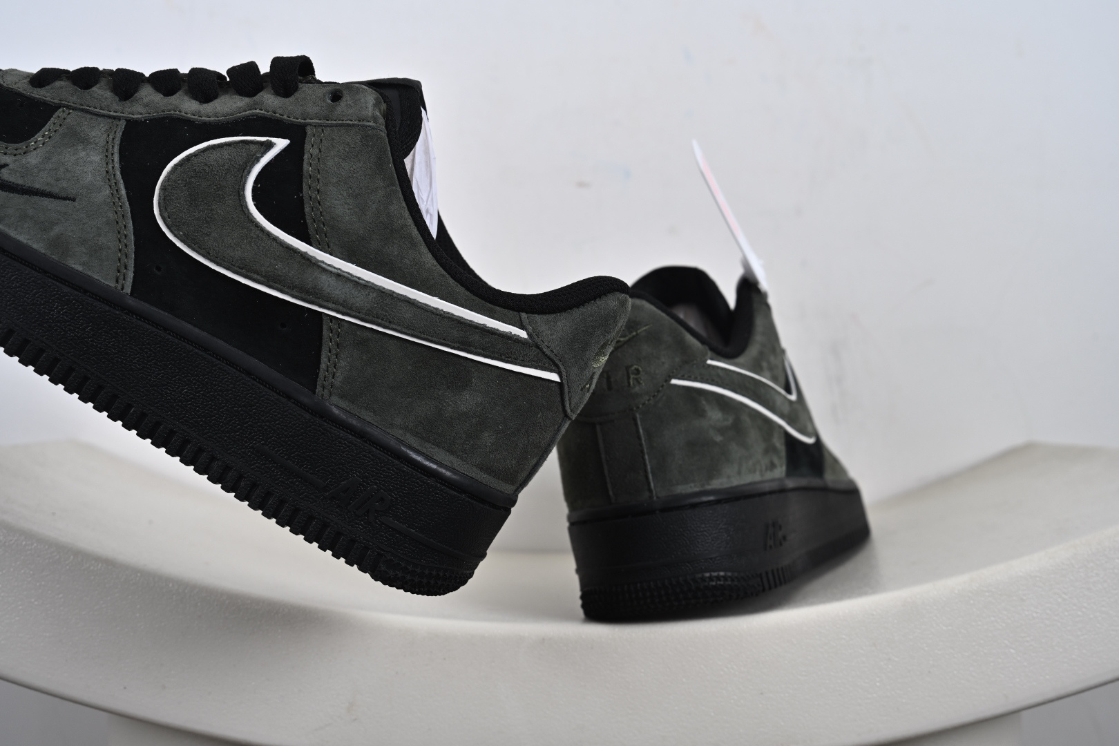 240 定制版 Air Force 1 07 Low “军绿黑”全麂皮 秋冬 空军一号 低帮休闲板鞋 ZH0316-132