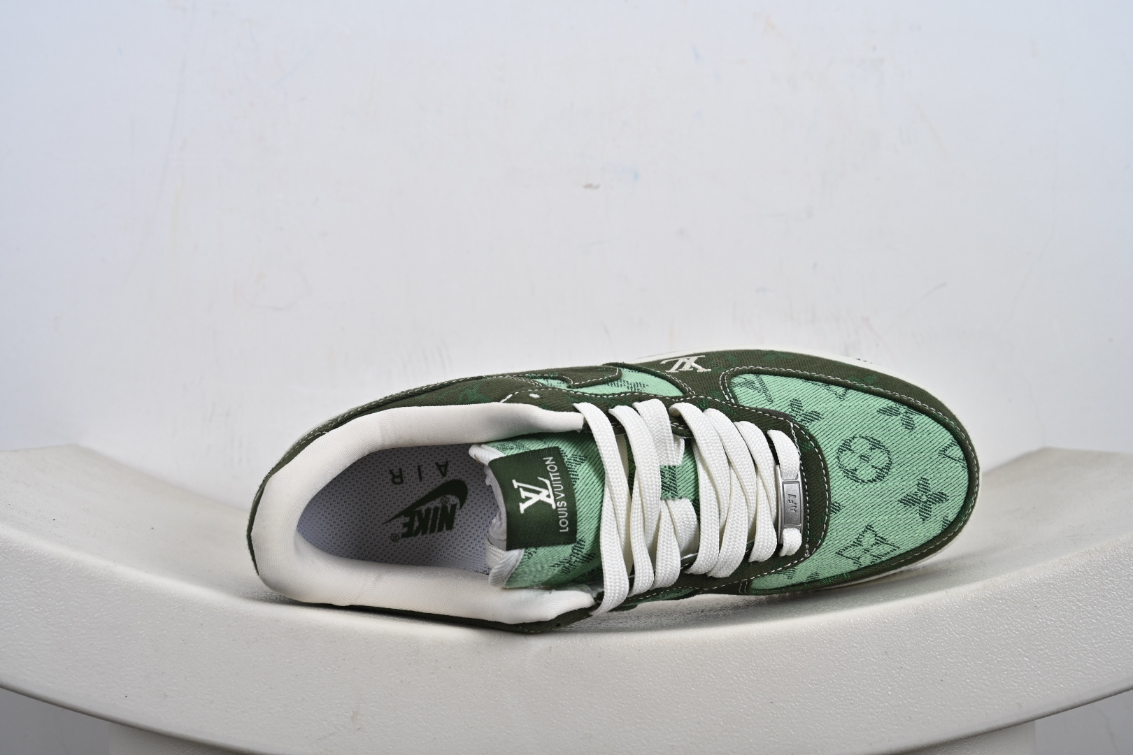 240 定制版 Air Force 1'07 Low 联名 浅绿墨绿 空军一号低帮休闲板鞋 YF9511-822