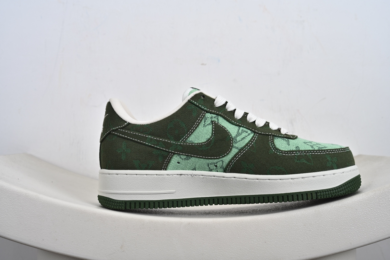 240 定制版 Air Force 1'07 Low 联名 浅绿墨绿 空军一号低帮休闲板鞋 YF9511-822