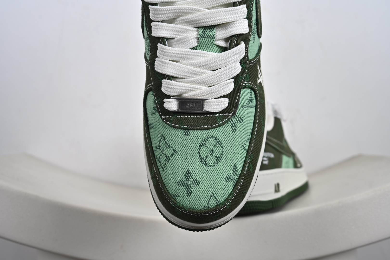 240 定制版 Air Force 1'07 Low 联名 浅绿墨绿 空军一号低帮休闲板鞋 YF9511-822