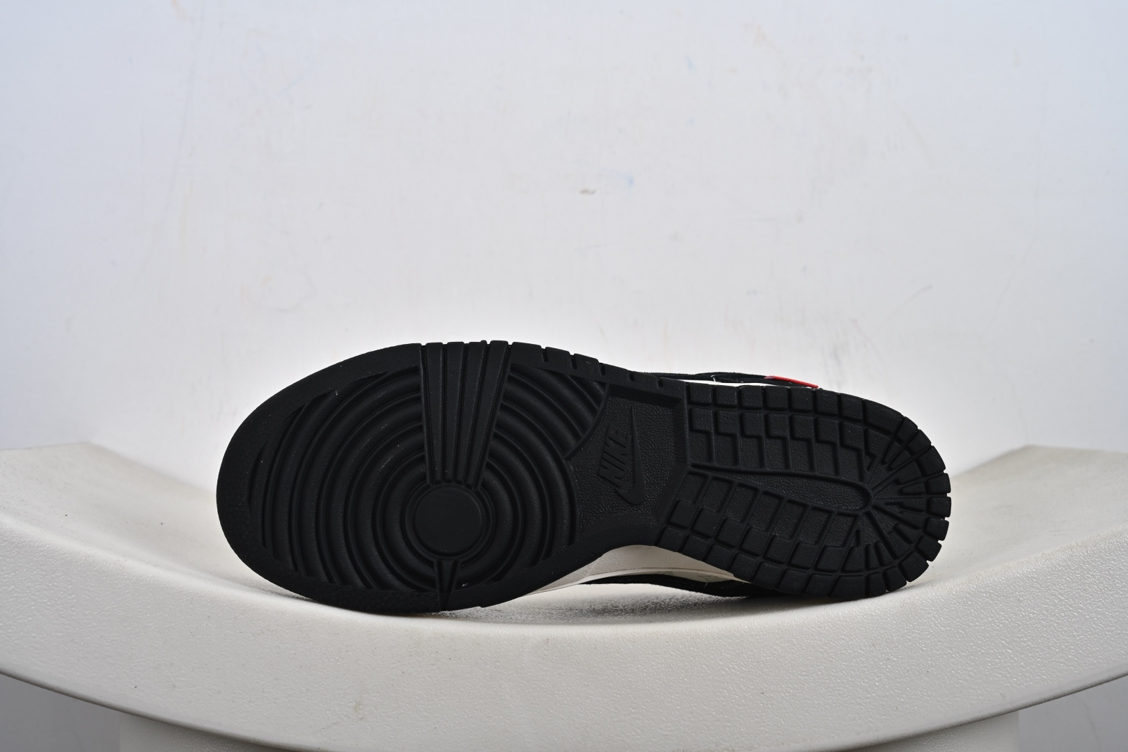 Nike SB Dunk Low“LV联名——熊猫信花” 周年高端定制 低帮休闲板鞋 CX5050-Y12-莆田鞋,莆田鞋货源,高仿鞋,高仿鞋货源,安福档口,莆田高仿鞋,莆田鞋批发,高仿鞋批发,莆田高仿运动鞋,高仿运动鞋,莆田运动鞋 Nike SB Dunk Low“LV联名——熊猫信花” 周年高端定制 低帮休闲板鞋 CX5050-Y12