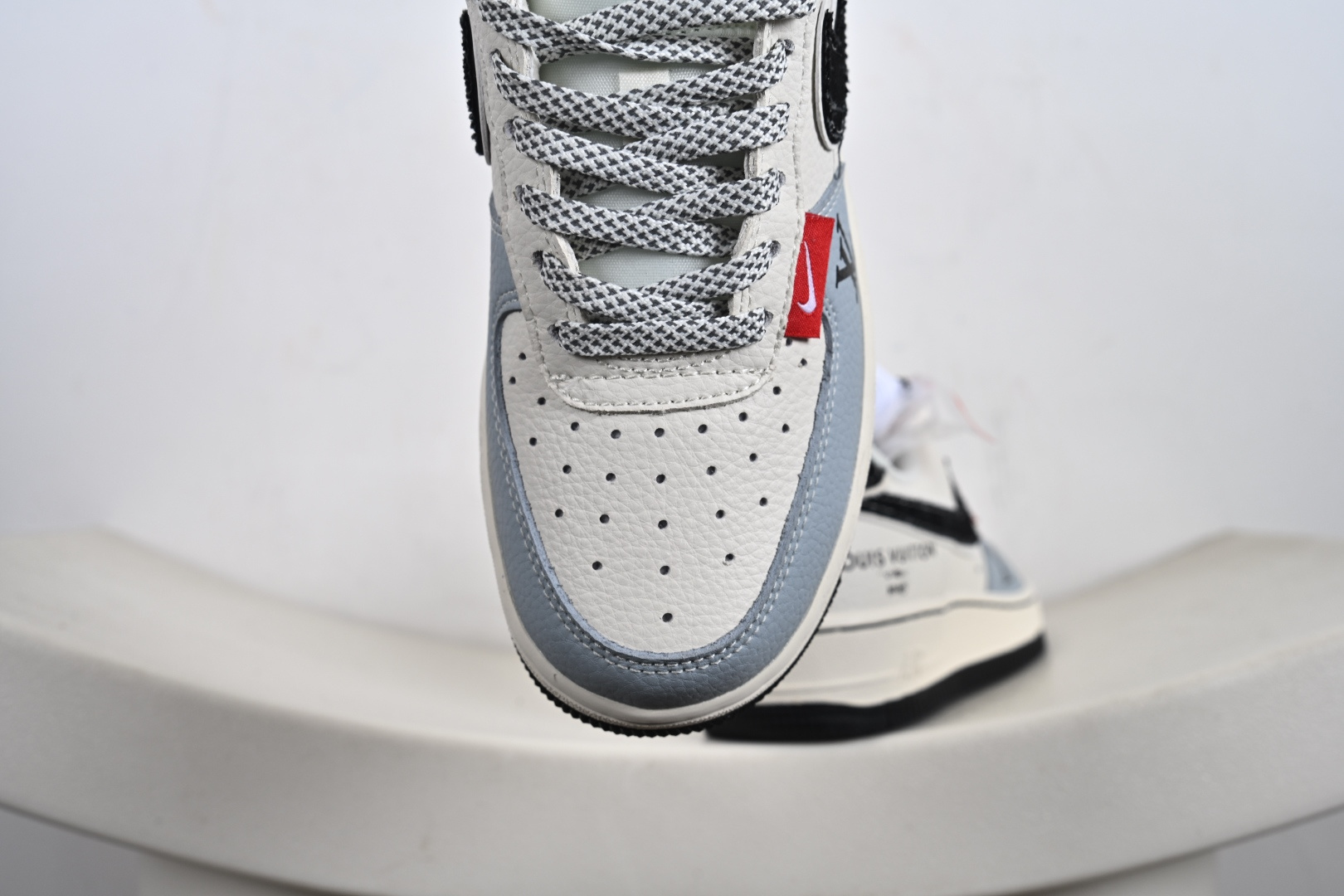 240 NIke AIR FORCE 1'07 LV8 “联名款”空军一号 低帮 运动鞋 休闲鞋 DD1982-320