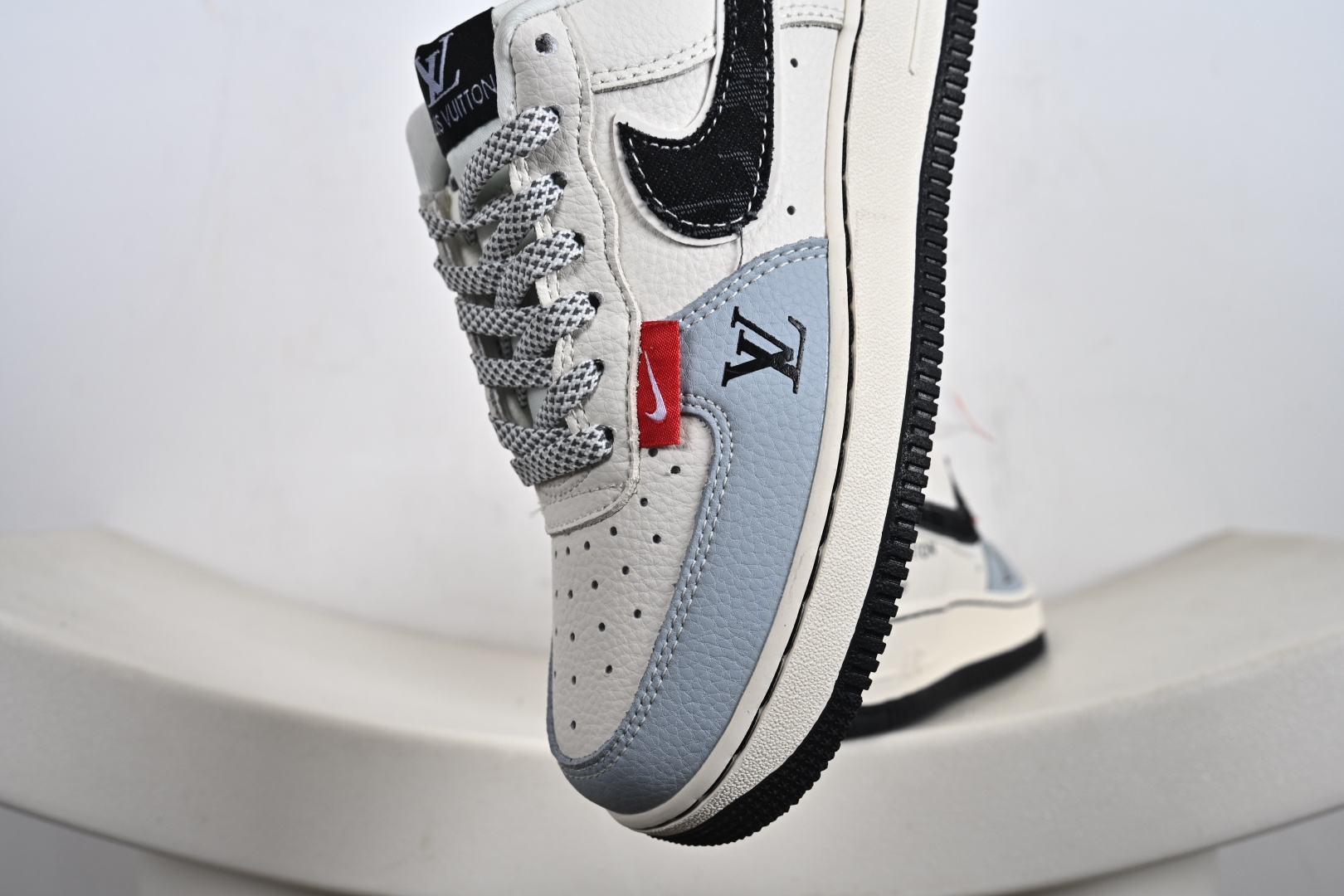 240 NIke AIR FORCE 1'07 LV8 “联名款”空军一号 低帮 运动鞋 休闲鞋 DD1982-320