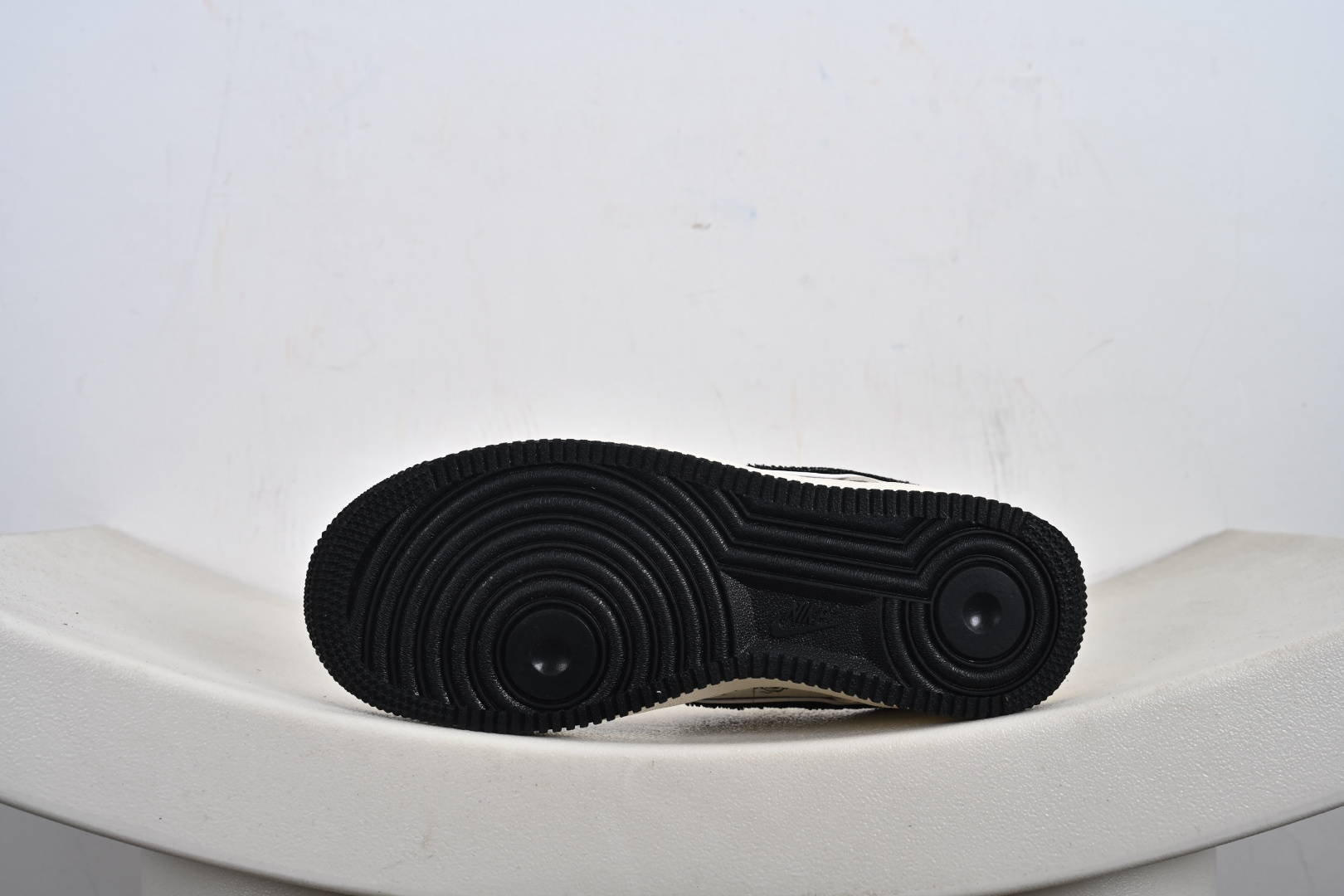 240 NIke AIR FORCE 1'07 LV8 “联名款”空军一号 低帮 运动鞋 休闲鞋 DD1982-320