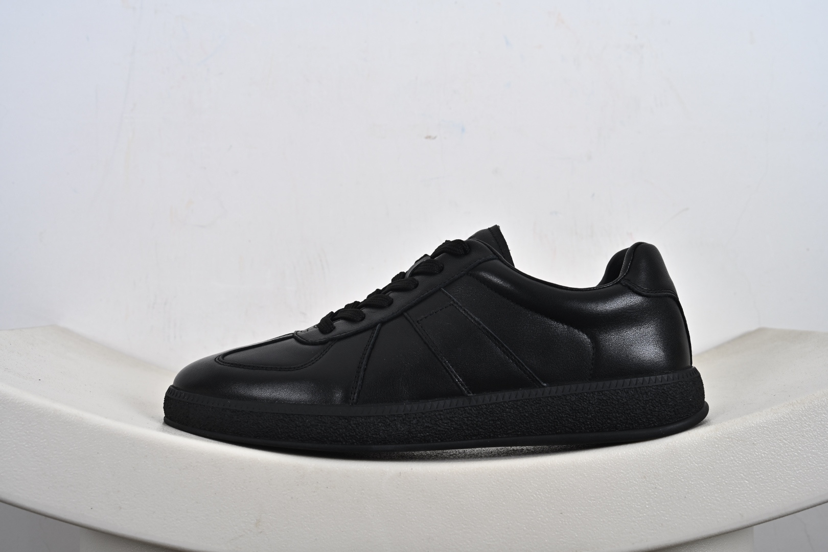 300 ECCO 爱步 休闲鞋 真皮系带舒适板鞋 635398