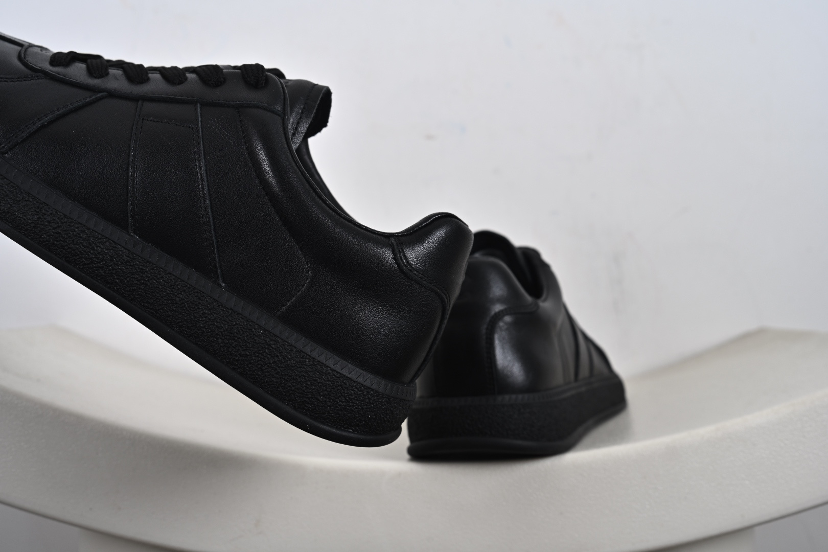 300 ECCO 爱步 休闲鞋 真皮系带舒适板鞋 635398