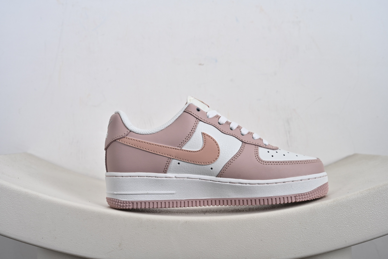 240 NIke Air Force 1 '07 Low 空军一号低帮 运动鞋 休闲鞋 KJ5188-005