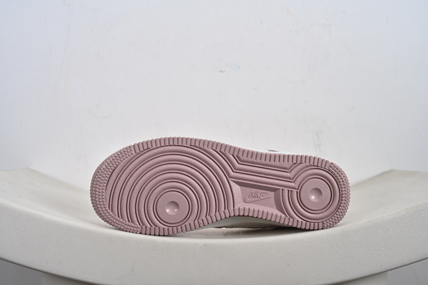 240 NIke Air Force 1 '07 Low 空军一号低帮 运动鞋 休闲鞋 KJ5188-005