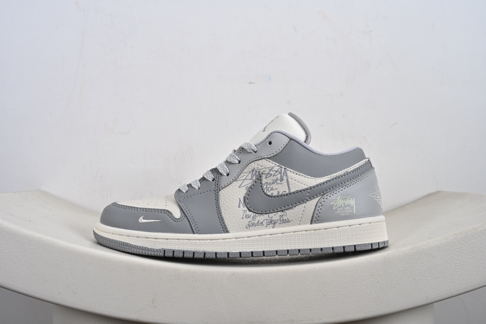 260 Air Jordan 1 Low 斯图西 联名 高端定制 低帮复古篮球鞋 QD1988-006