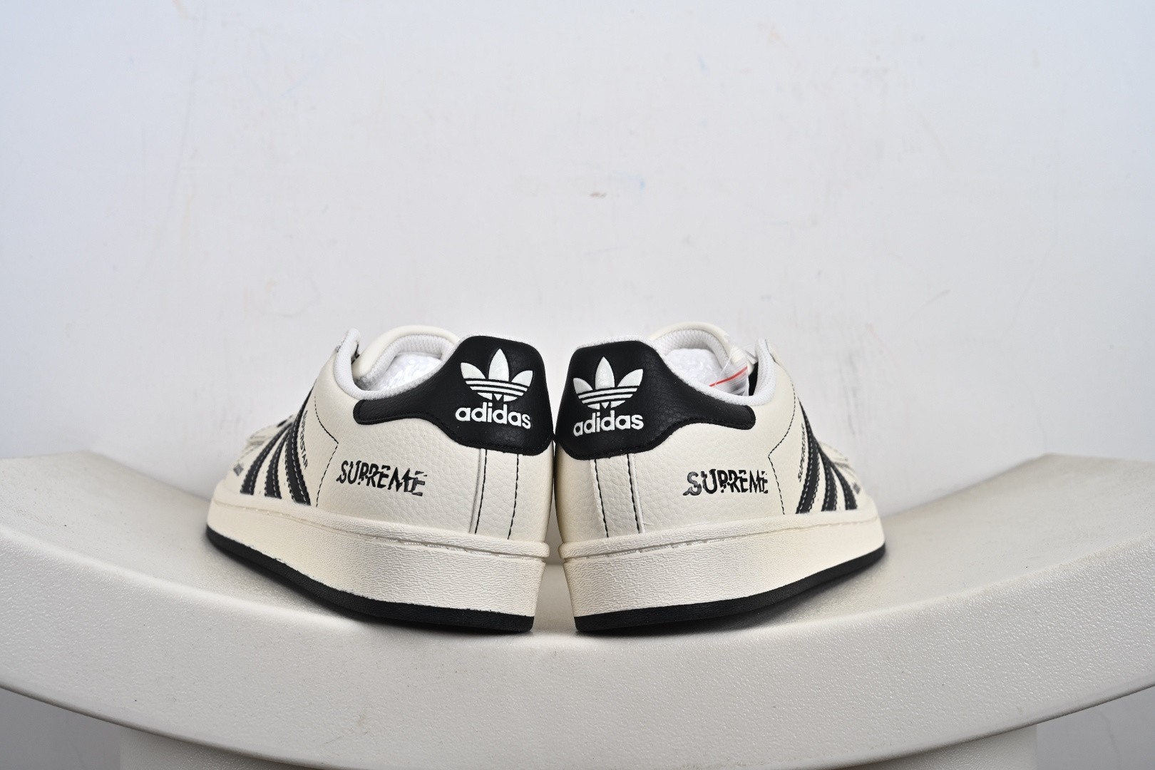 220 高端定制adidas Super 黑白 延续 Adidas 标志性贝壳头 DS5809