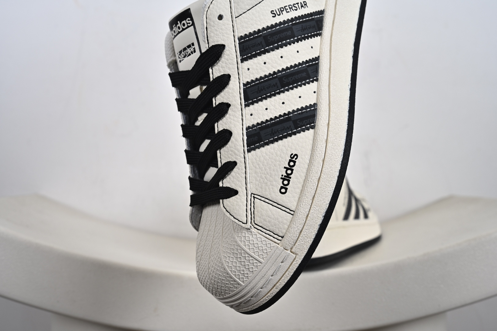 220 高端定制adidas Super 黑白 延续 Adidas 标志性贝壳头 DS5809