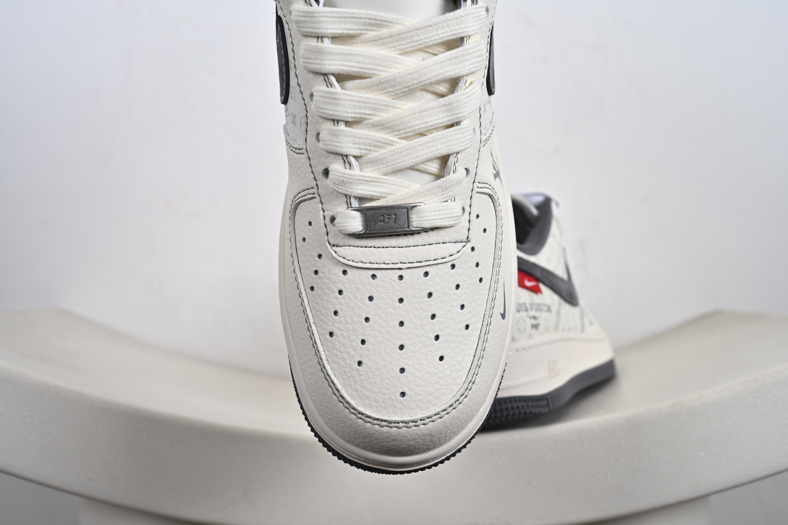 240 NIke Air Force 1 '07 Low 空军一号低帮 运动鞋 休闲鞋 MZ9588-816