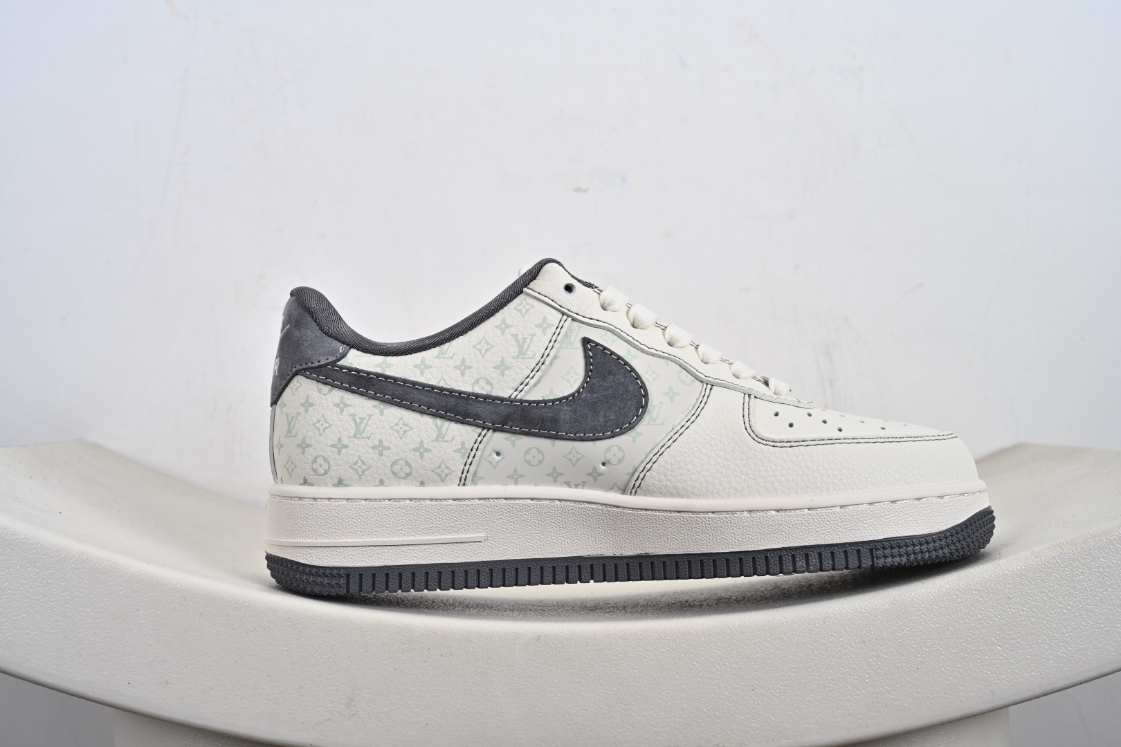 240 NIke Air Force 1 '07 Low 空军一号低帮 运动鞋 休闲鞋 MZ9588-816