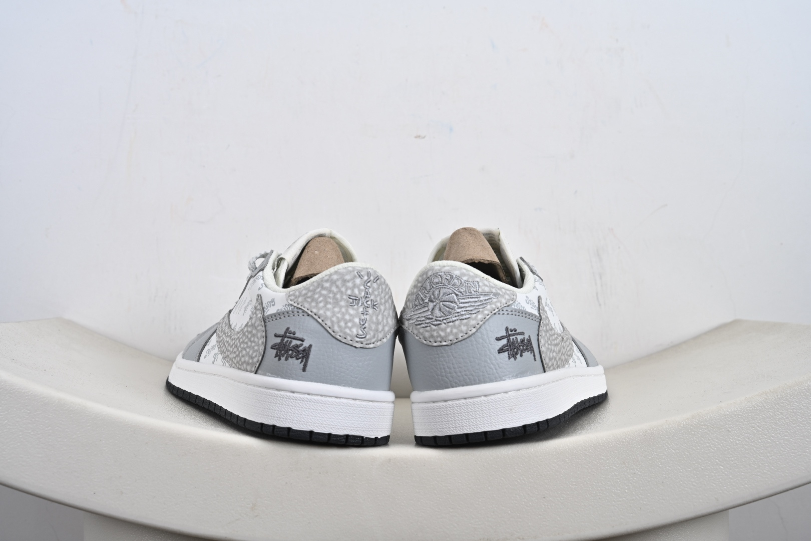 260 Fragment x Travis Scott x 斯图西 Air Jordan 1 Low 解构鞋带 DZ5899-026