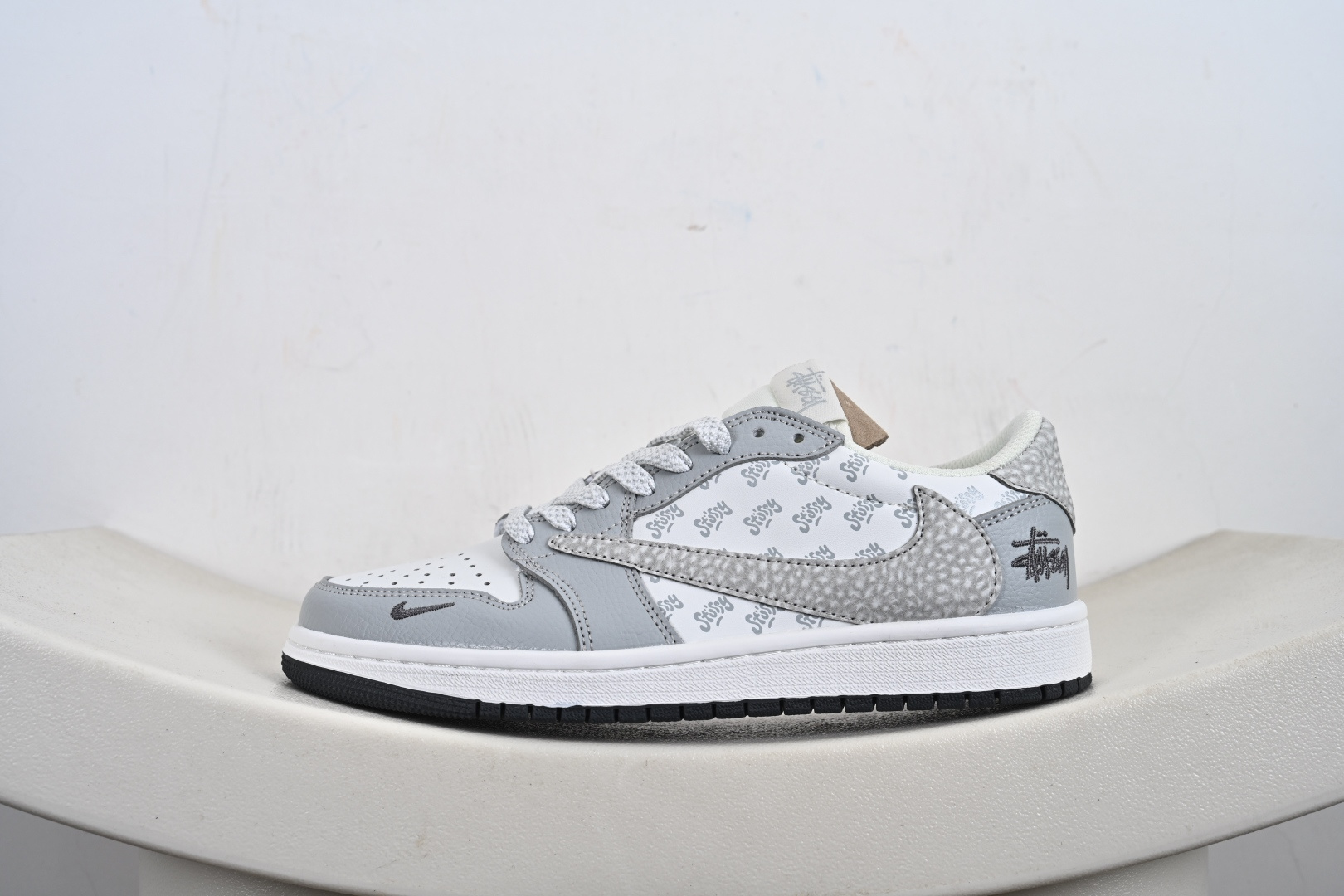 260 Fragment x Travis Scott x 斯图西 Air Jordan 1 Low 解构鞋带 DZ5899-026