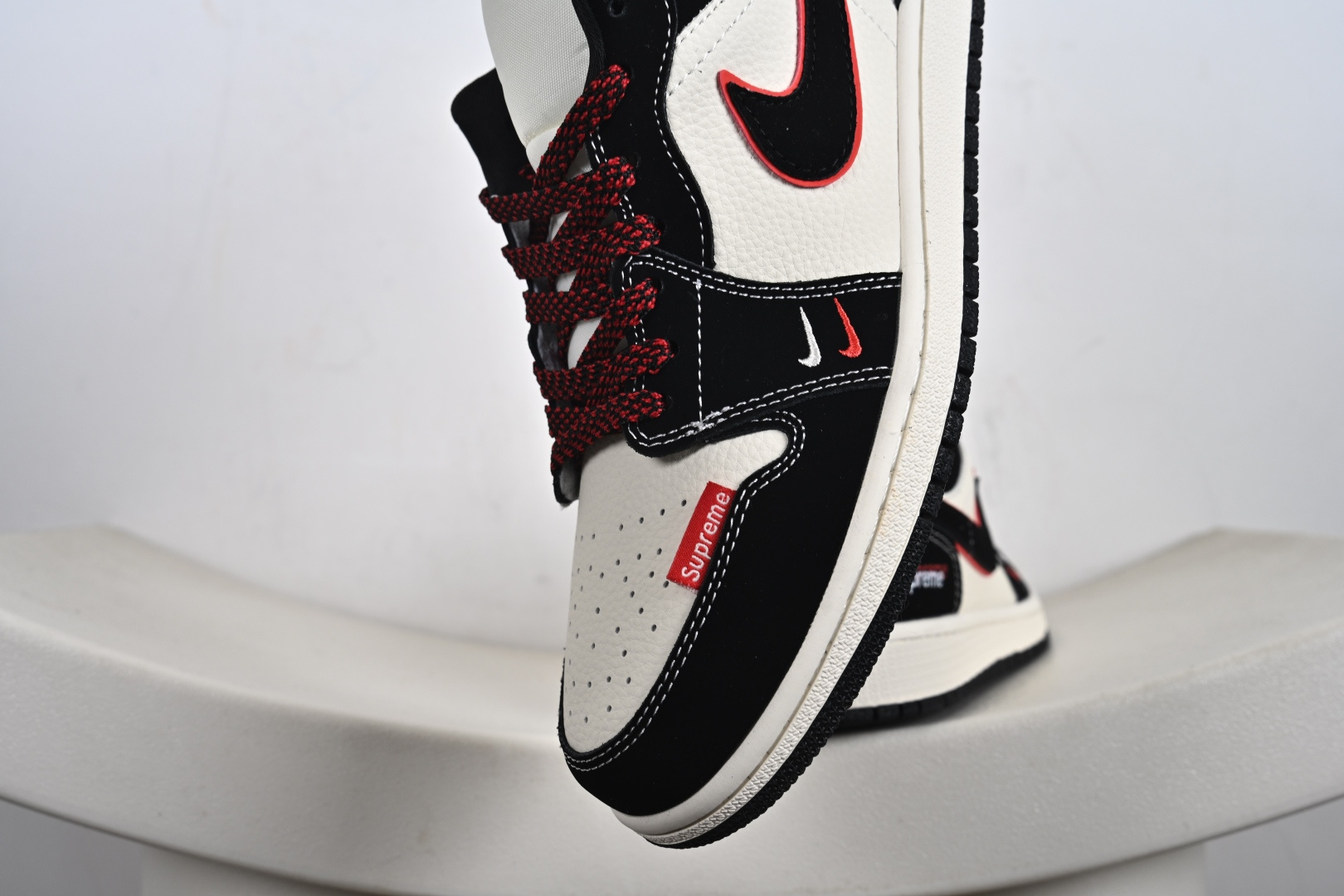 Nike Jordan Air Jordan 1 “斯图西联名——字母绿黑勾” 高端定制 乔丹低帮休闲板鞋 QJ1988-002-莆田鞋,莆田鞋货源,高仿鞋,高仿鞋货源,安福档口,莆田高仿鞋,莆田鞋批发,高仿鞋批发,莆田高仿运动鞋,高仿运动鞋,莆田运动鞋 Nike Jordan Air Jordan 1 “斯图西联名——字母绿黑勾” 高端定制 乔丹低帮休闲板鞋 QJ1988-002