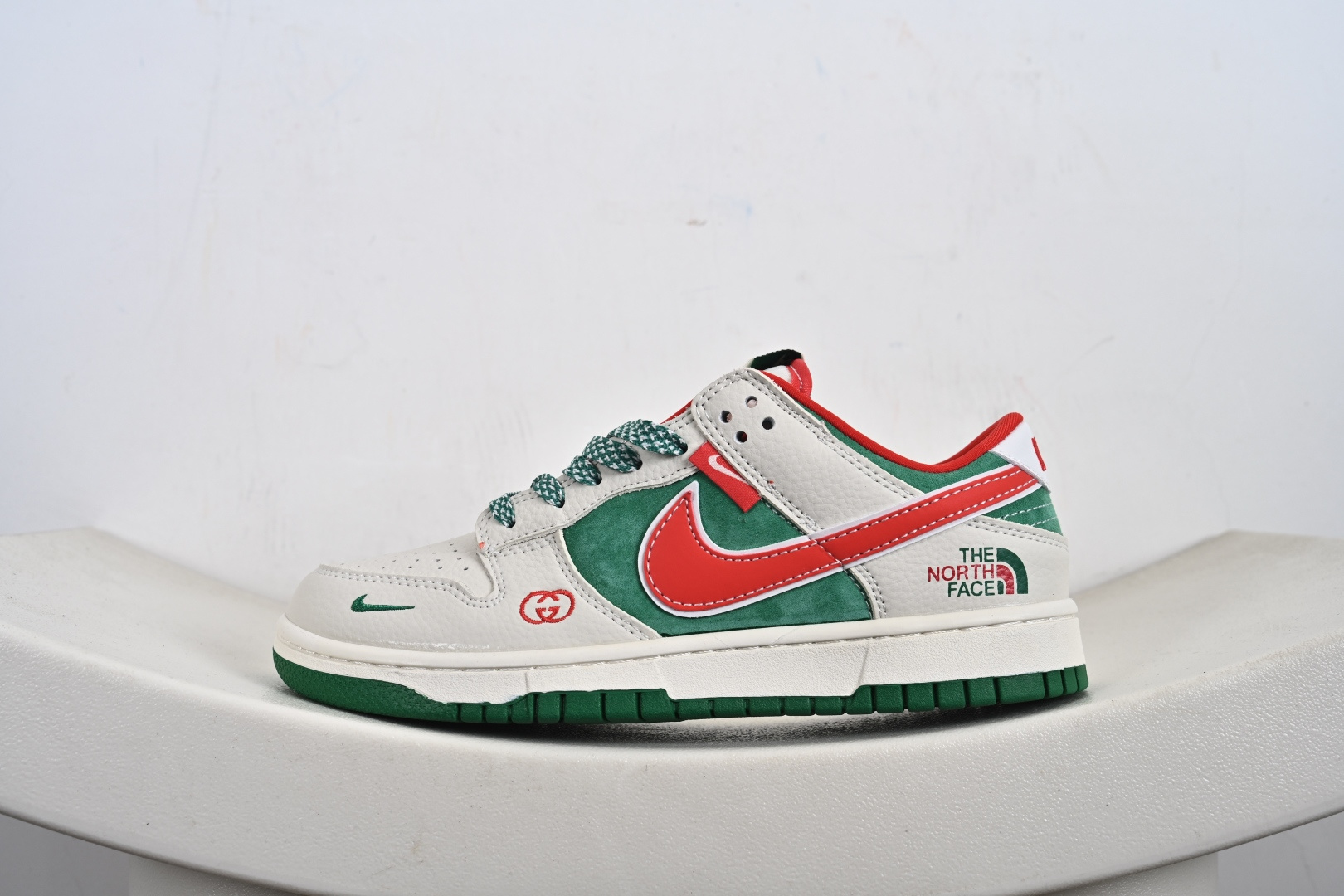 260 Nike SB Dunk Low周年高端定制 低帮休闲板鞋 DG1988-011